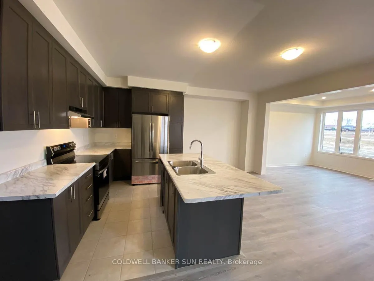 Photo 8 of 69 Copperhill Heights, Barrie, Painswick South — HOMEH