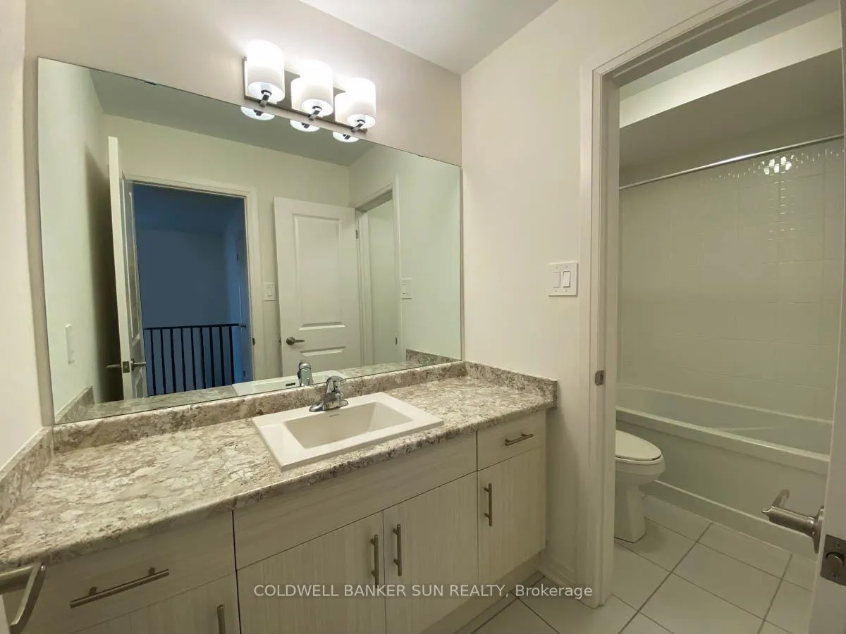 Photo 18 of 69 Copperhill Heights, Barrie, Painswick South — HOMEH