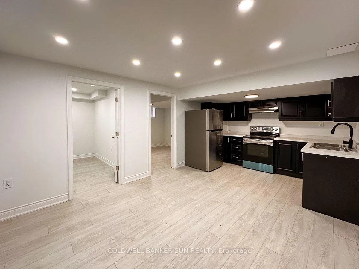 Photo 26 of 69 Copperhill Heights, Barrie, Painswick South — HOMEH