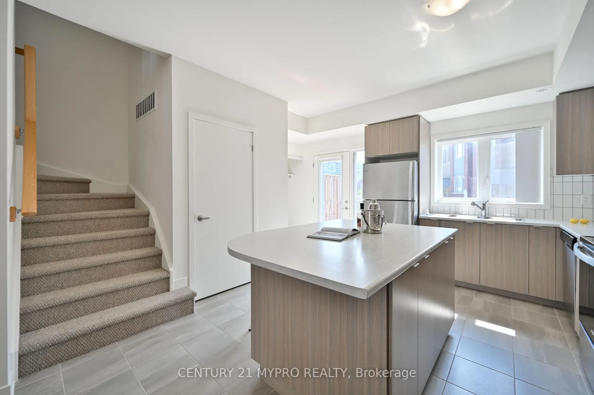 Photo 17 of Unit 106, 1525 Kingston Road, Pickering, Town Centre — HOMEH