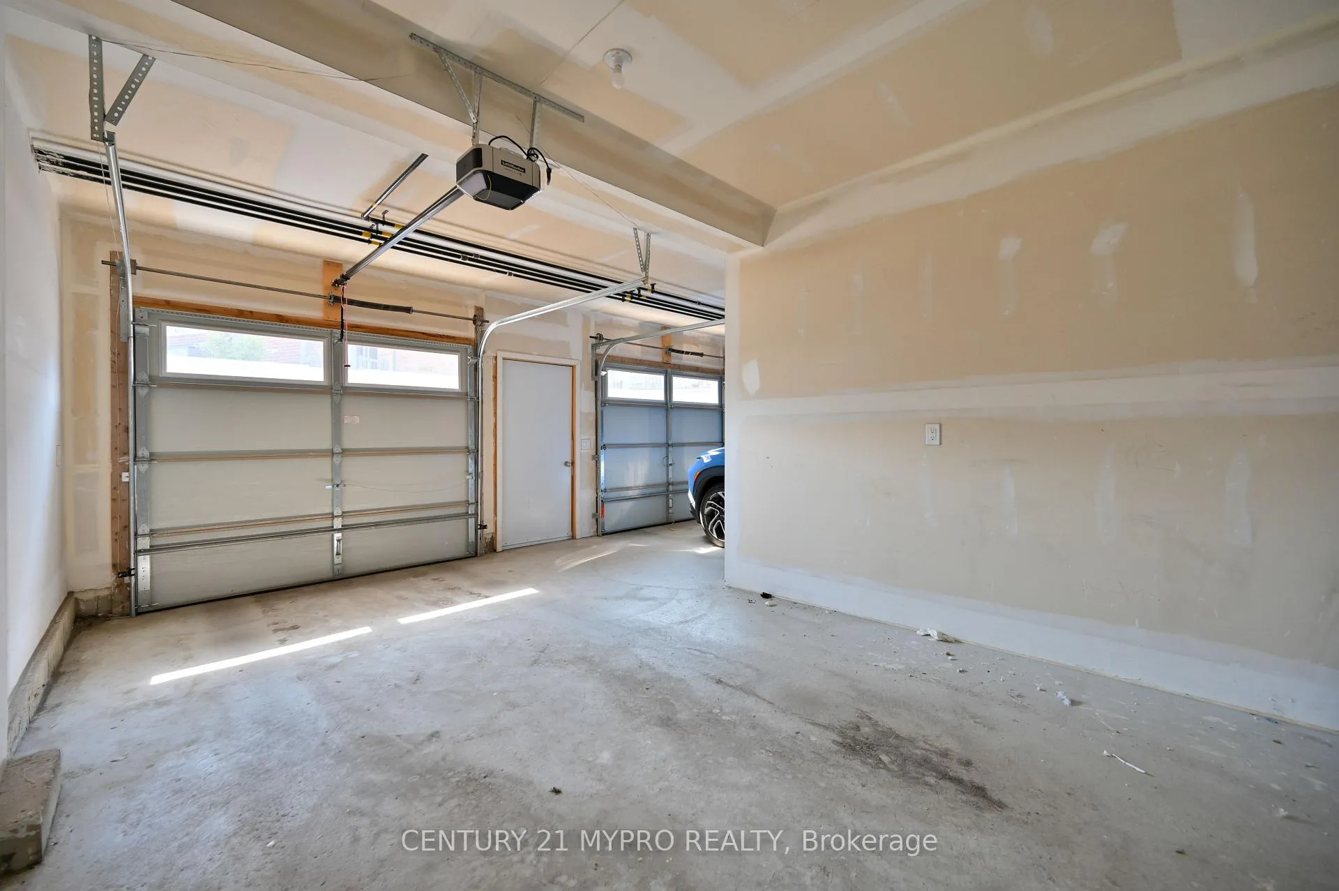 Photo 41 of Unit 106, 1525 Kingston Road, Pickering, Town Centre — HOMEH