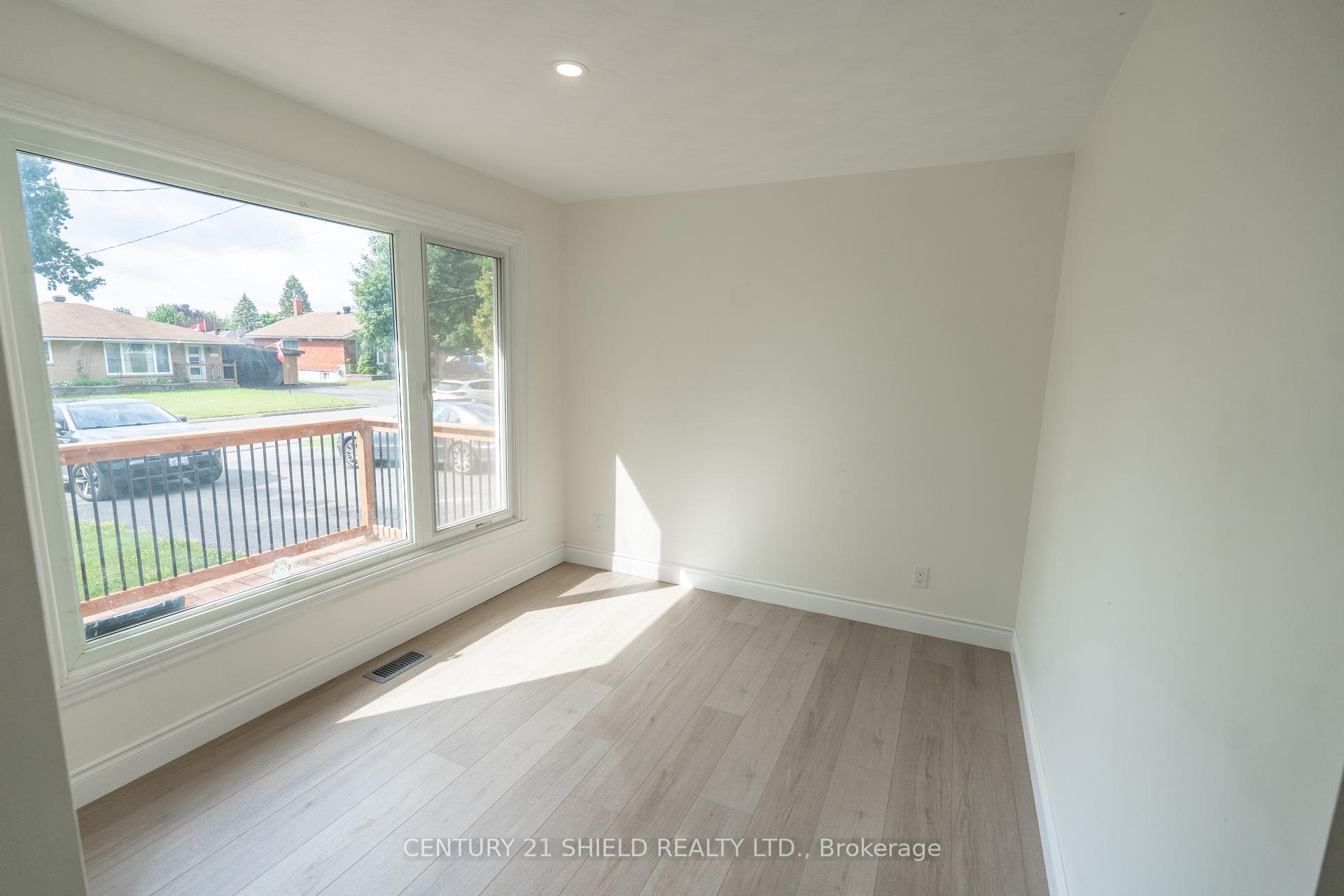 Photo 2 of 1514 Frances Ann Avenue, Cornwall — HOMEH