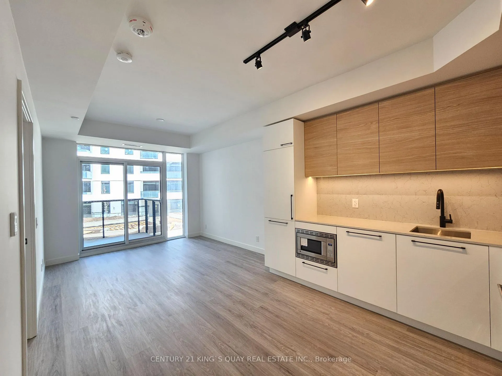 Photo 2 of Unit 404, 1050 Eastern Avenue, Toronto, The Beaches — HOMEH