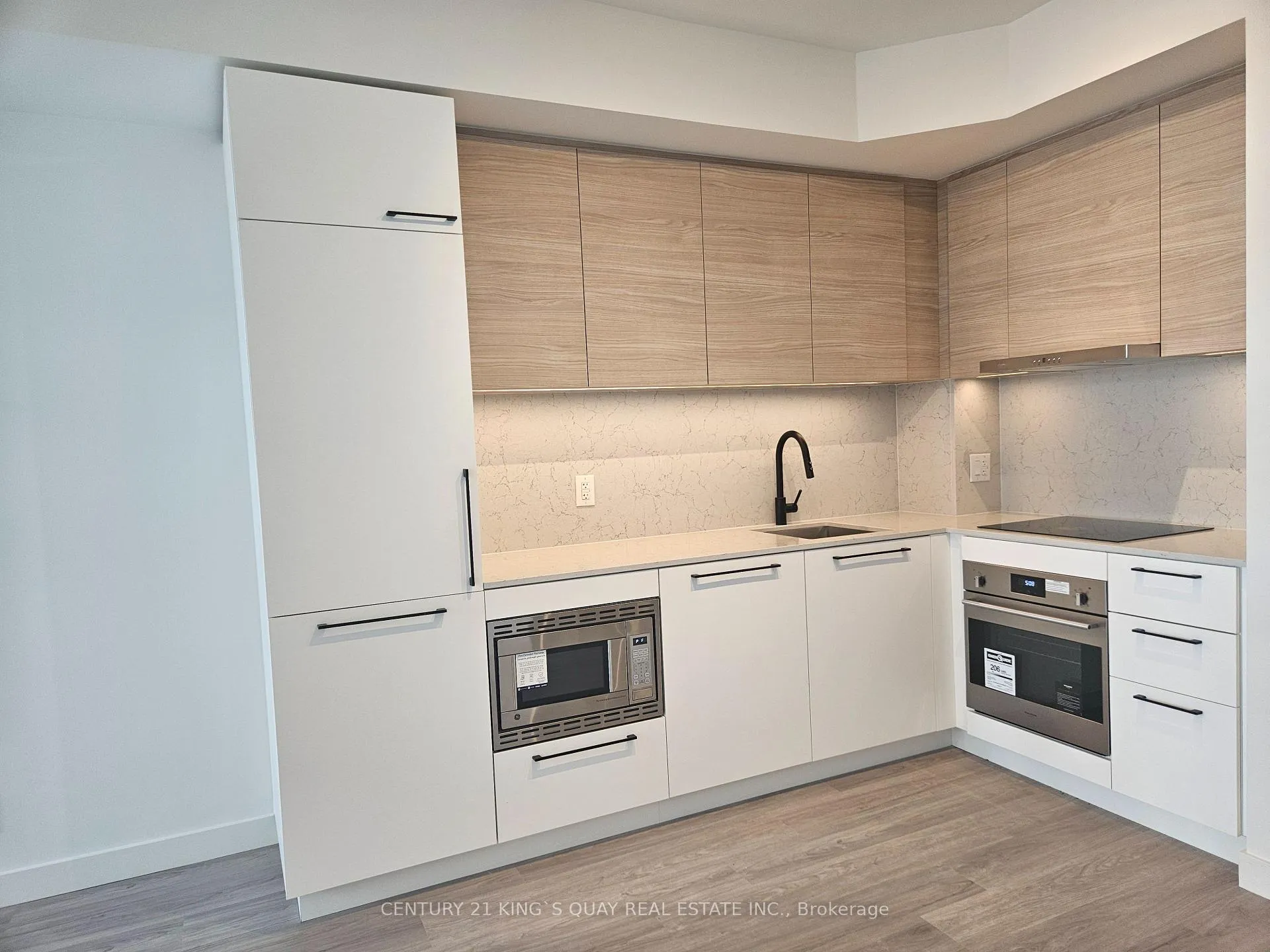 Photo 4 of Unit 404, 1050 Eastern Avenue, Toronto, The Beaches — HOMEH