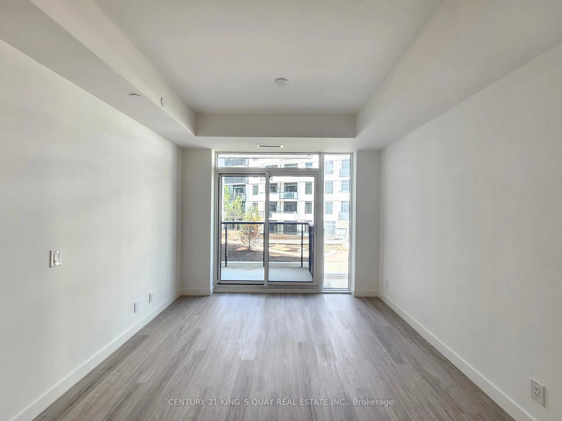 Photo 8 of Unit 404, 1050 Eastern Avenue, Toronto, The Beaches — HOMEH