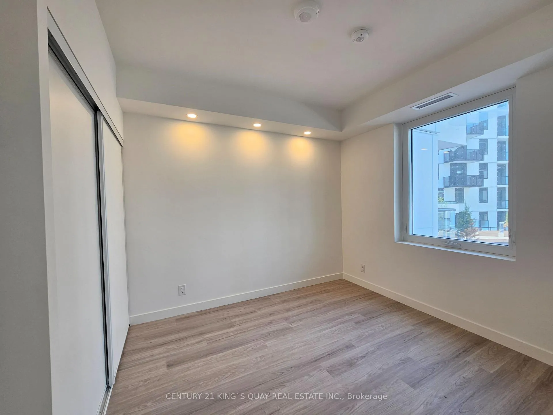 Photo 11 of Unit 404, 1050 Eastern Avenue, Toronto, The Beaches — HOMEH