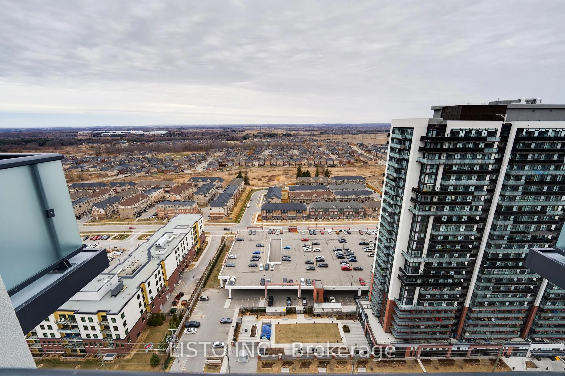 Front of Unit 2709, 2545 Simcoe Street