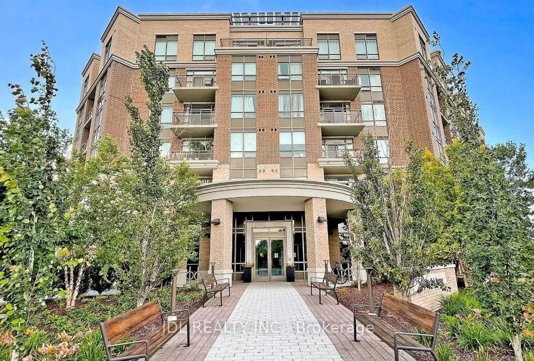 Front of Unit 629, 540 Bur Oak Avenue
