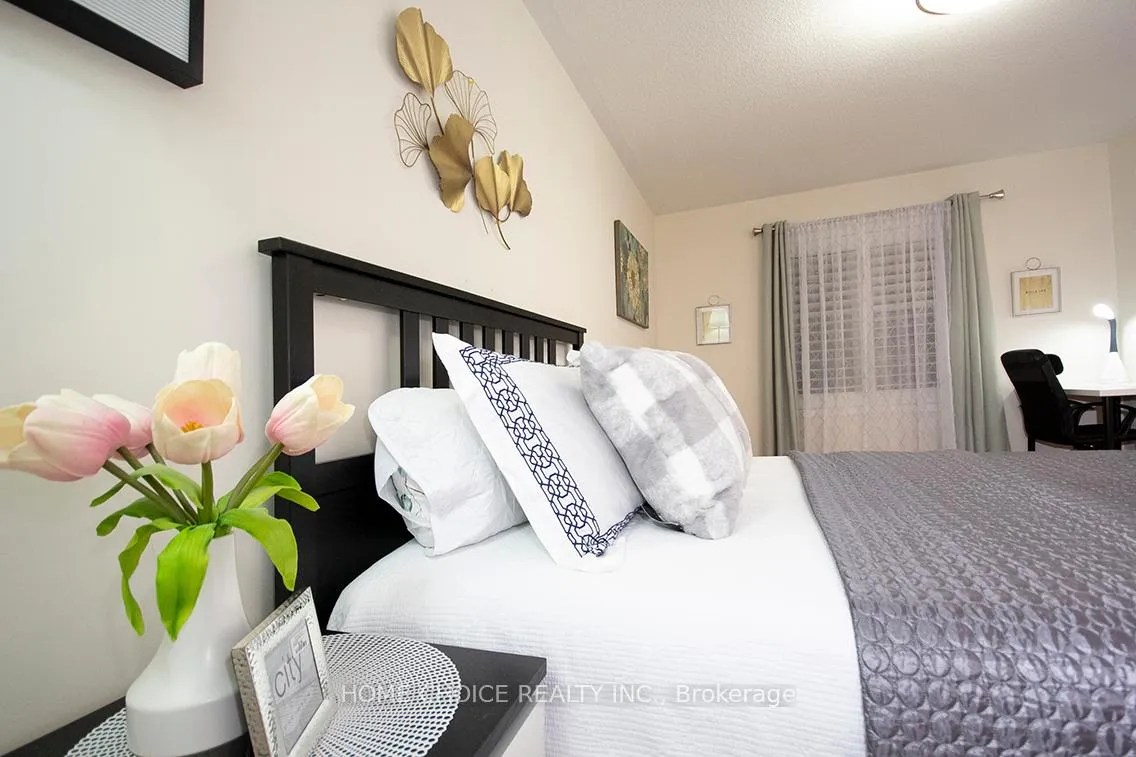 Photo 33 of 31 Latchford Way, Whitby, Pringle Creek — HOMEH