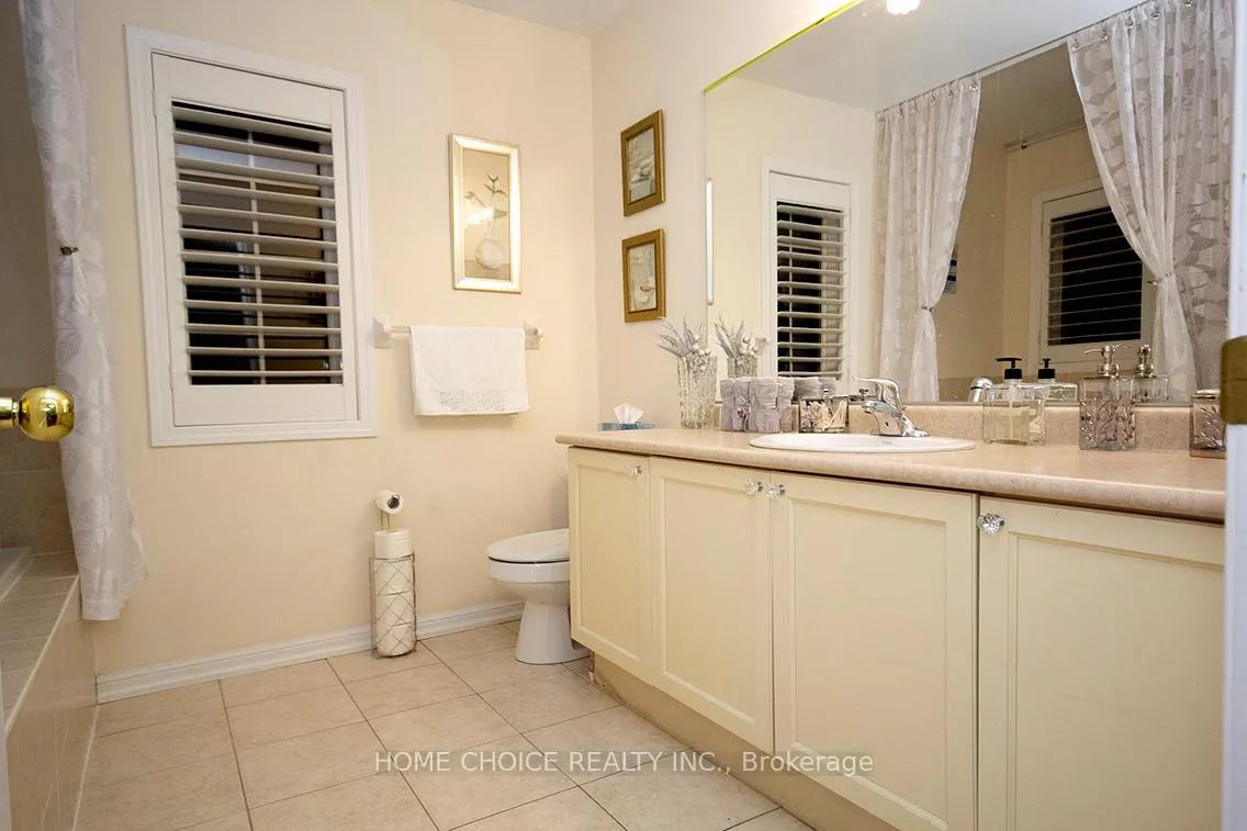 Photo 34 of 31 Latchford Way, Whitby, Pringle Creek — HOMEH