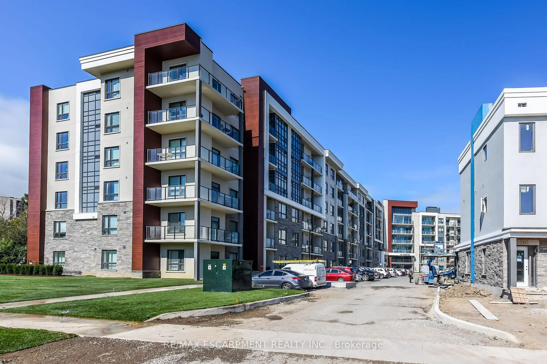 Photo 2 of Unit 103, 125 Shoreview Place, Hamilton, Stoney Creek — HOMEH