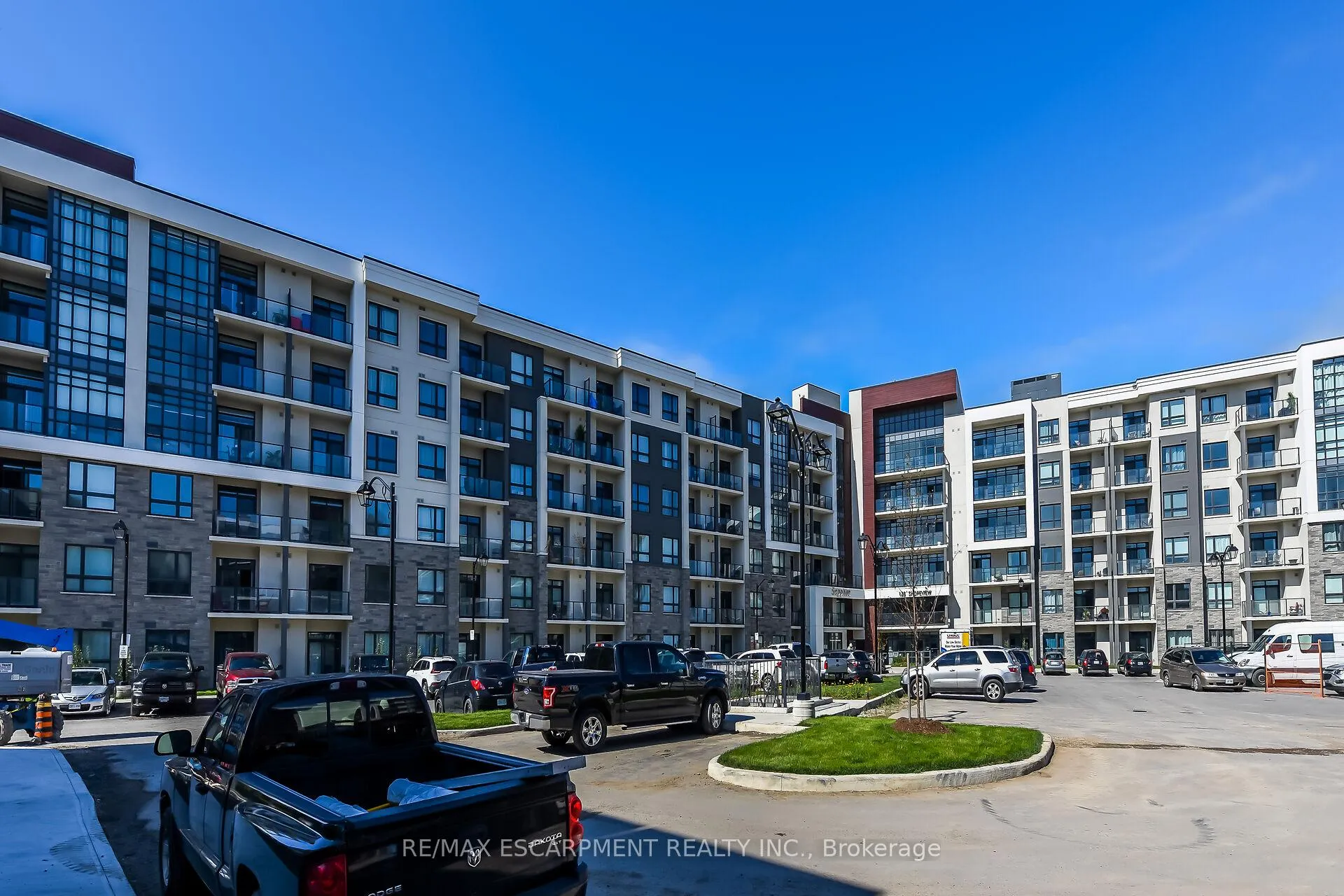 Photo 3 of Unit 103, 125 Shoreview Place, Hamilton, Stoney Creek — HOMEH
