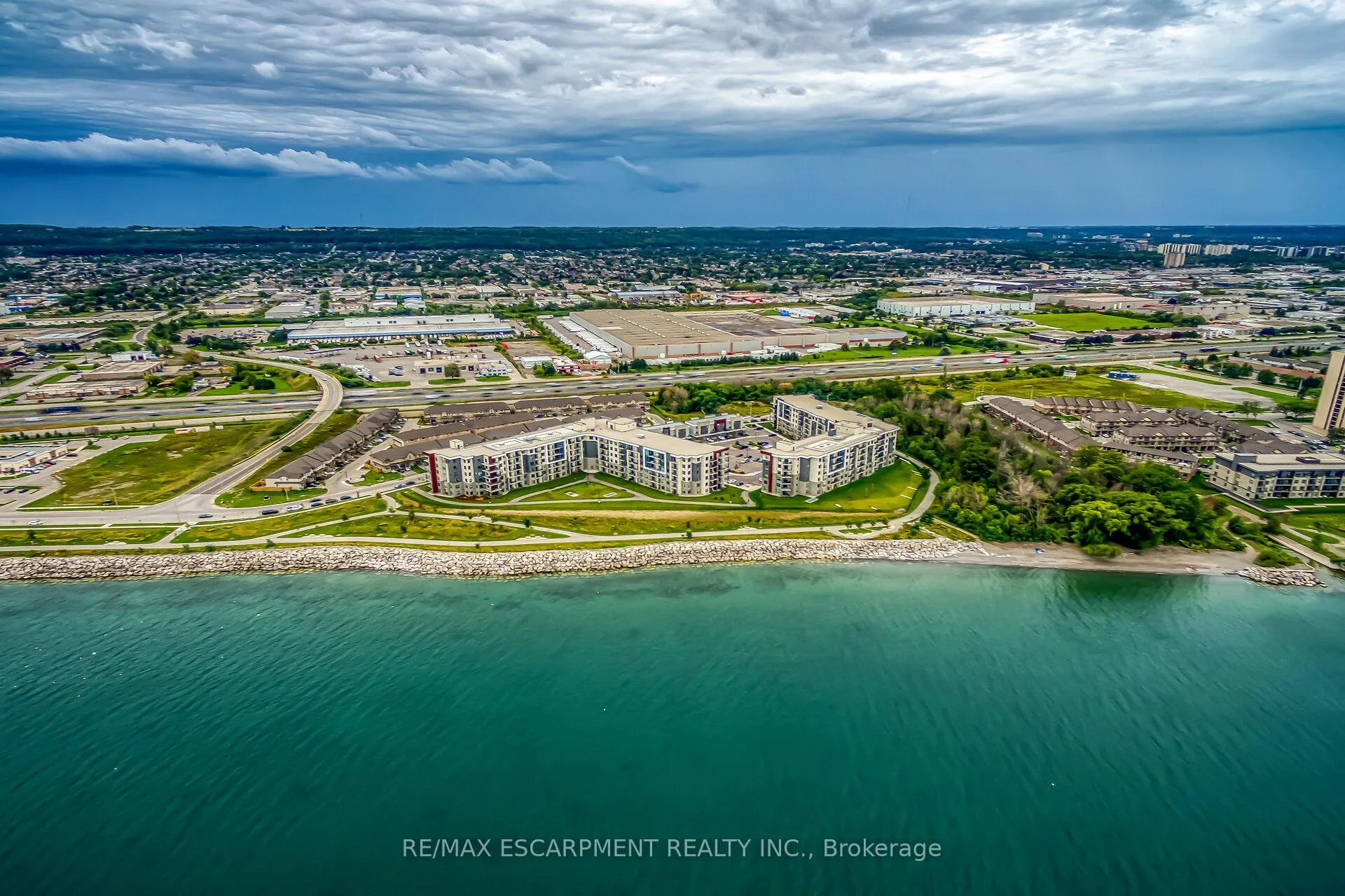 Photo 10 of Unit 103, 125 Shoreview Place, Hamilton, Stoney Creek — HOMEH