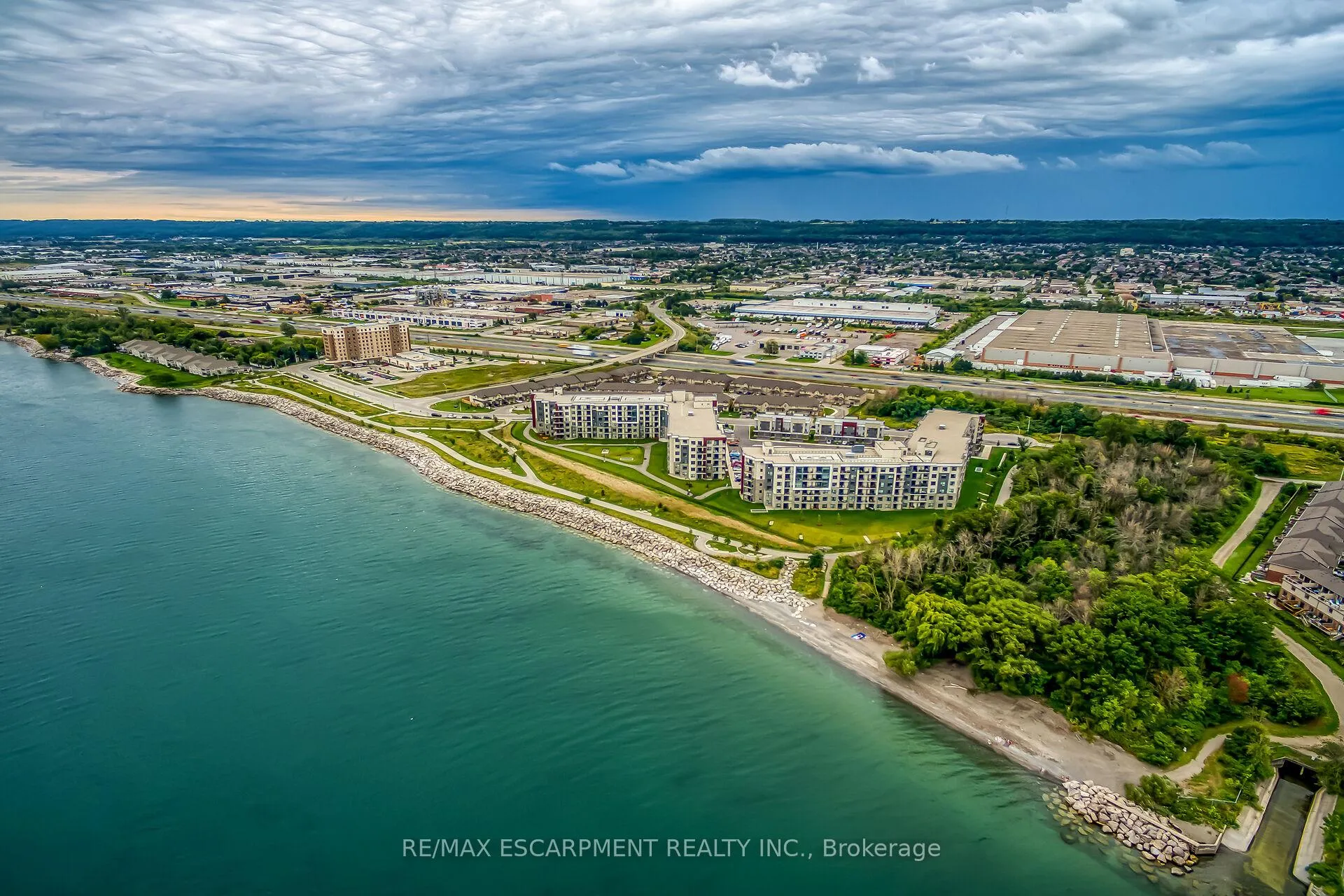 Photo 11 of Unit 103, 125 Shoreview Place, Hamilton, Stoney Creek — HOMEH