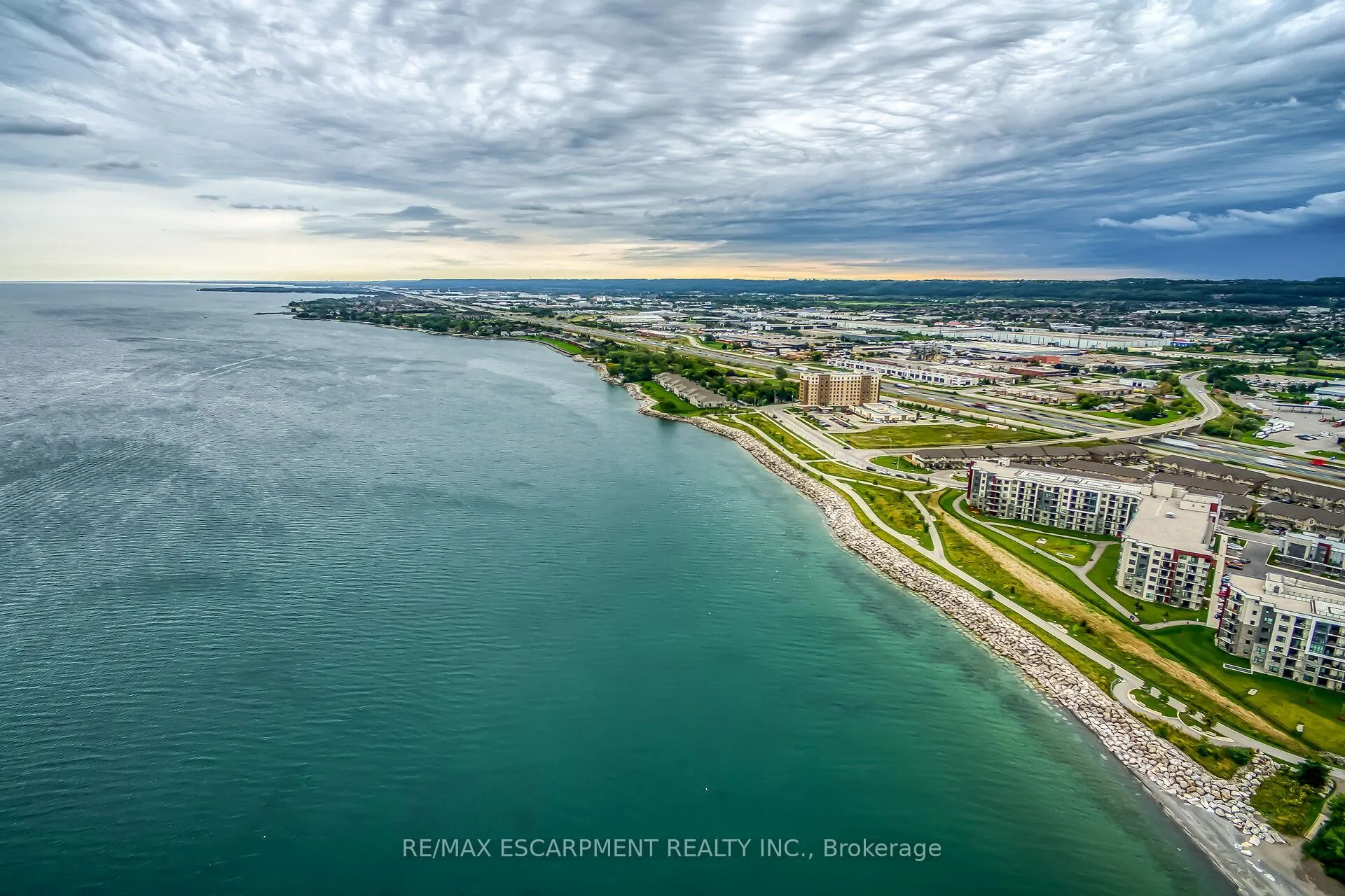 Photo 12 of Unit 103, 125 Shoreview Place, Hamilton, Stoney Creek — HOMEH