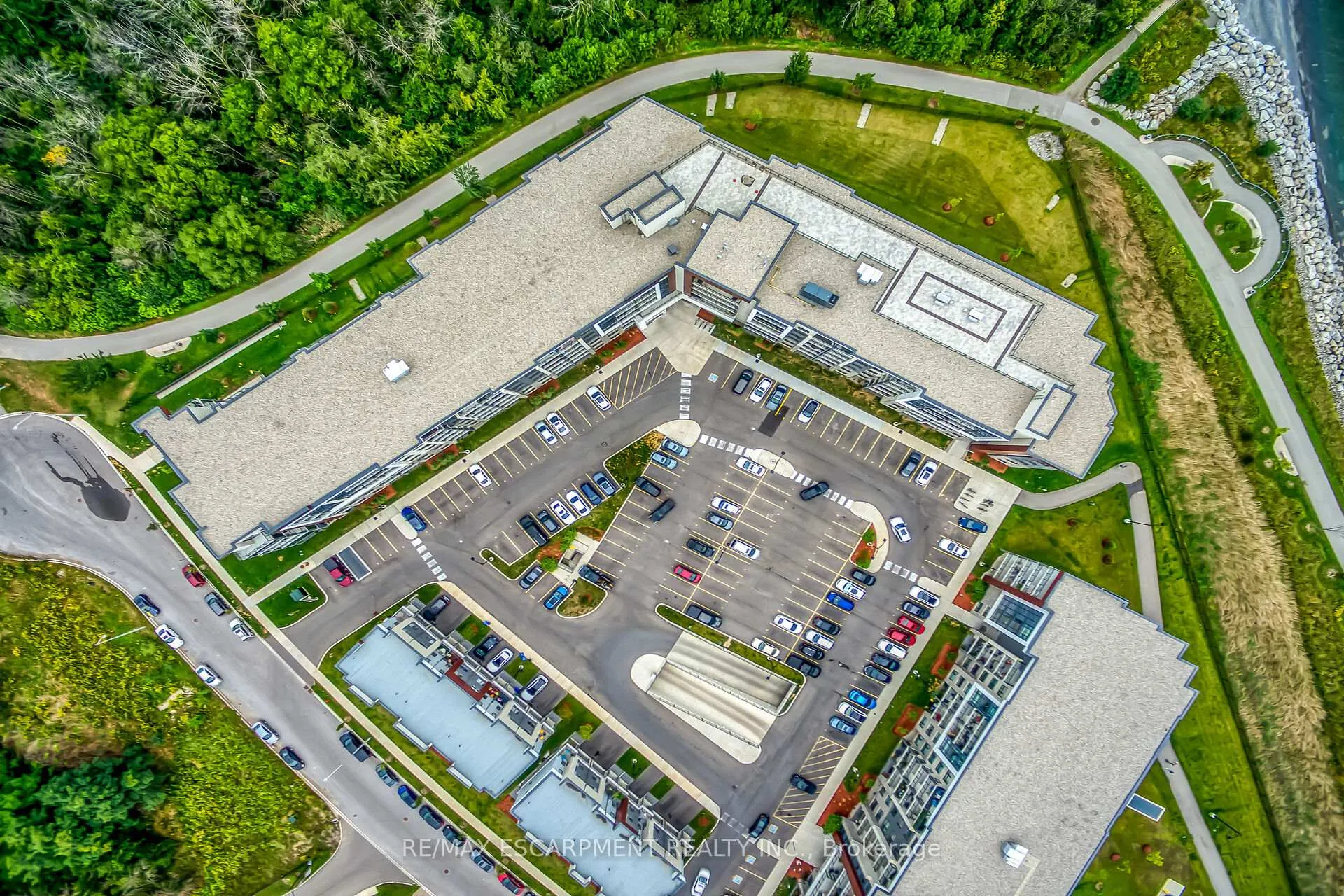Photo 16 of Unit 103, 125 Shoreview Place, Hamilton, Stoney Creek — HOMEH