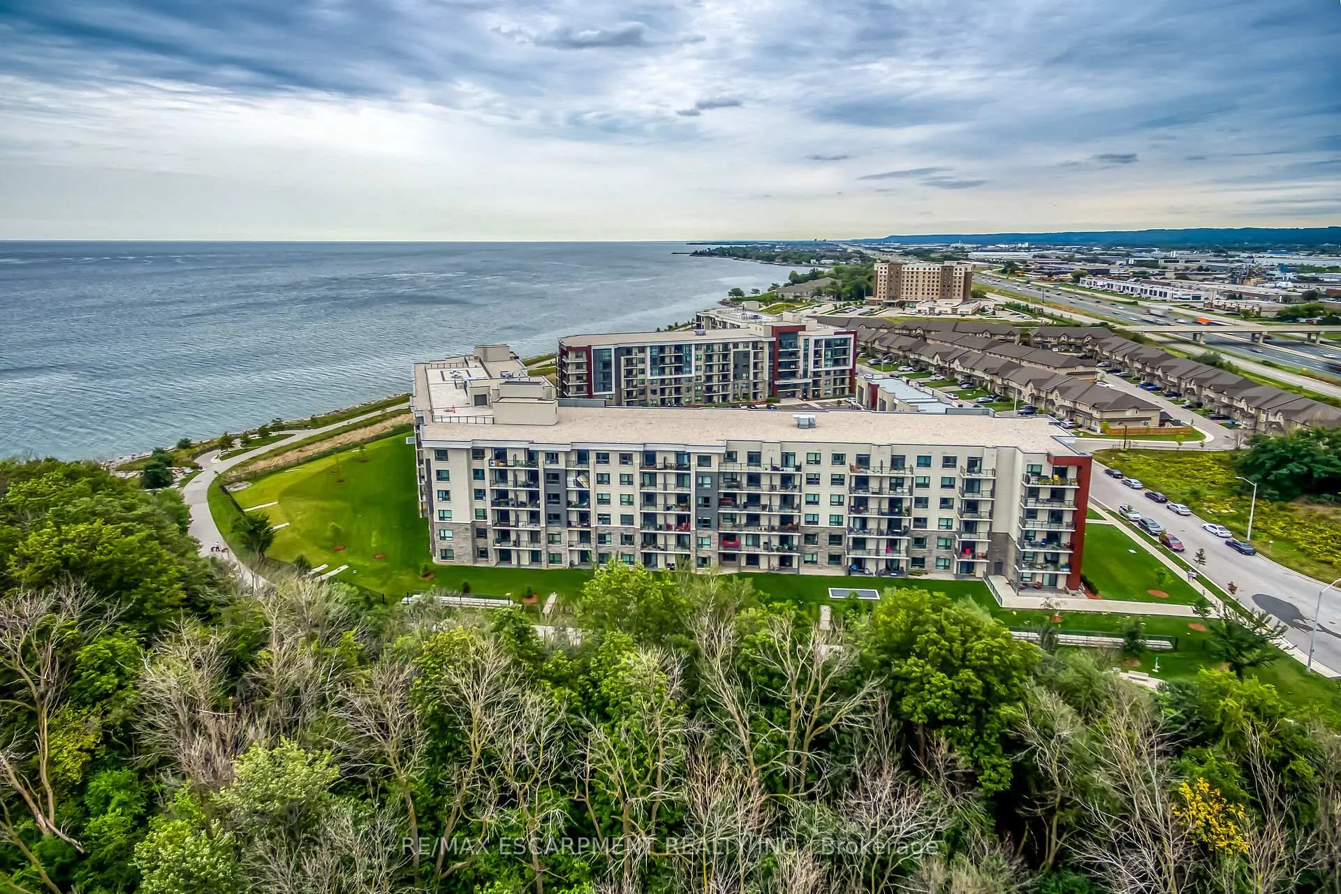 Photo 28 of Unit 103, 125 Shoreview Place, Hamilton, Stoney Creek — HOMEH