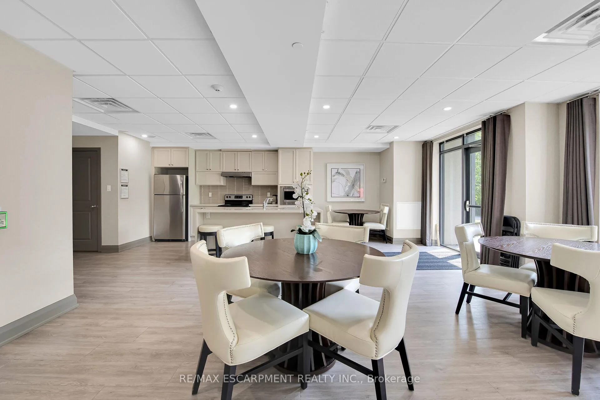 Photo 34 of Unit 103, 125 Shoreview Place, Hamilton, Stoney Creek — HOMEH