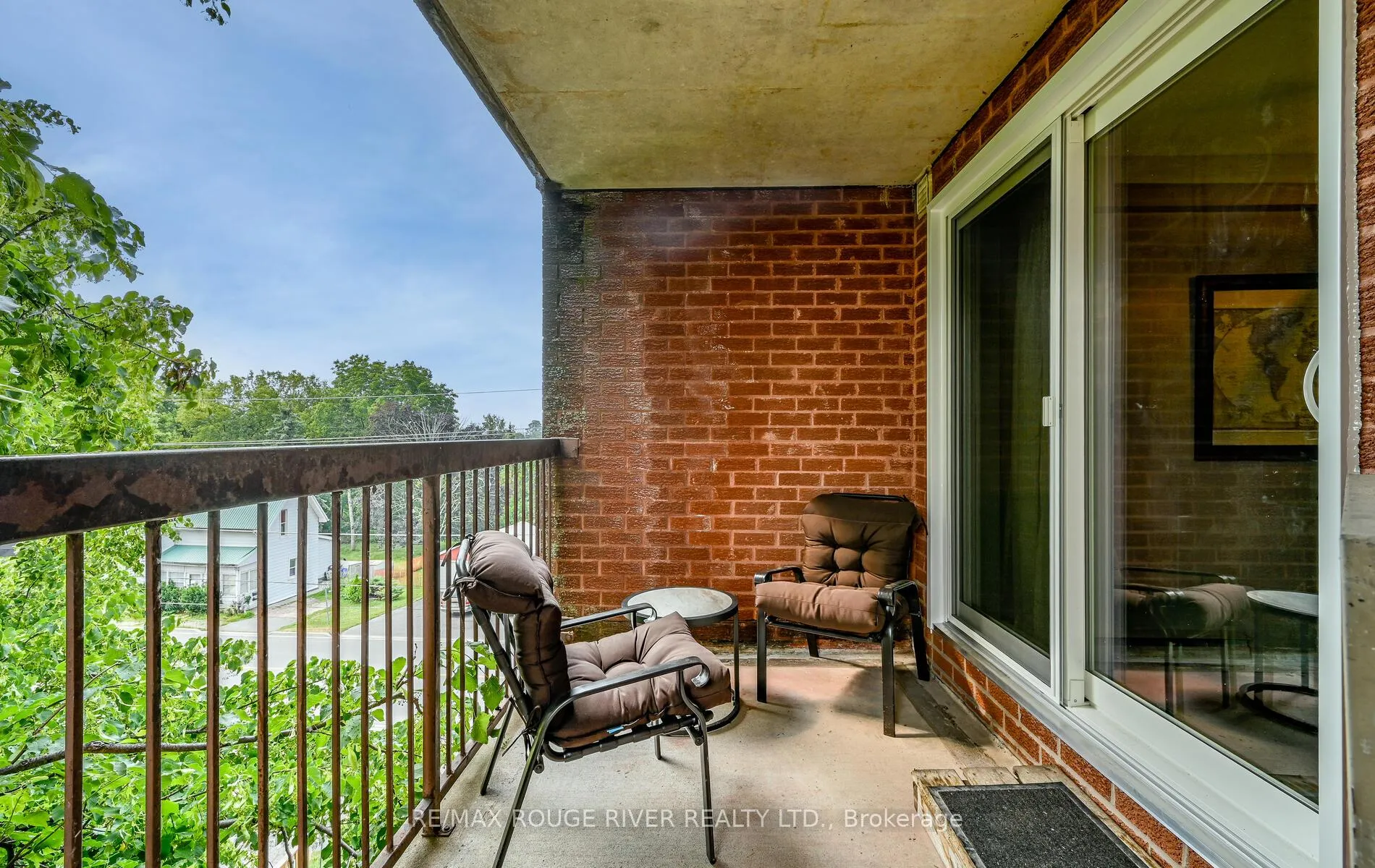 Photo 15 of Unit 402, 144 Queen Street, Clarington, Bowmanville — HOMEH