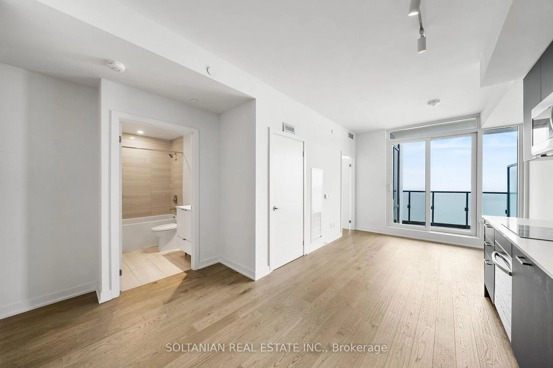 Photo 2 of Unit 4107, 1926 Lake Shore Boulevard, Toronto, High Park-Swansea — HOMEH
