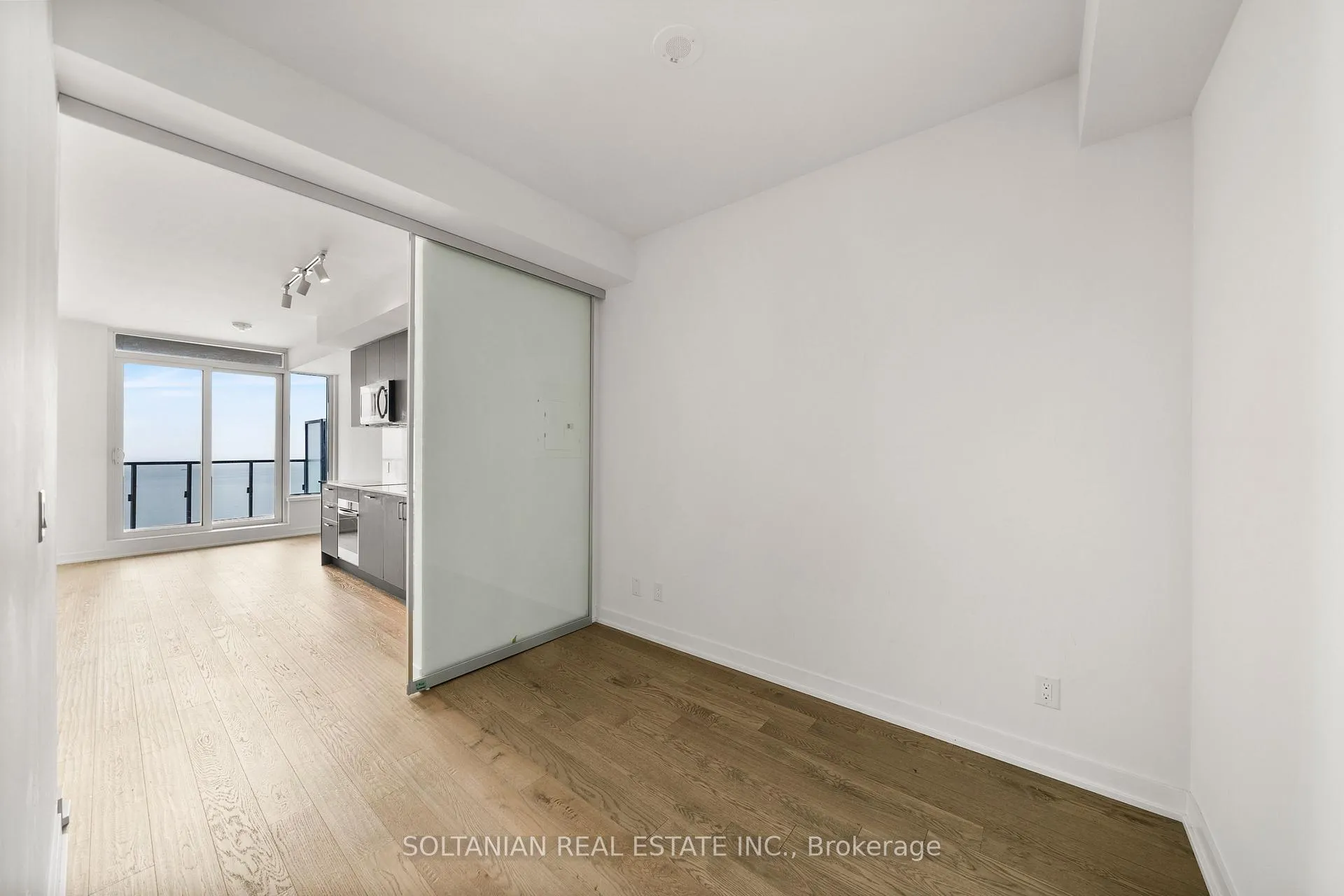 Photo 8 of Unit 4107, 1926 Lake Shore Boulevard, Toronto, High Park-Swansea — HOMEH
