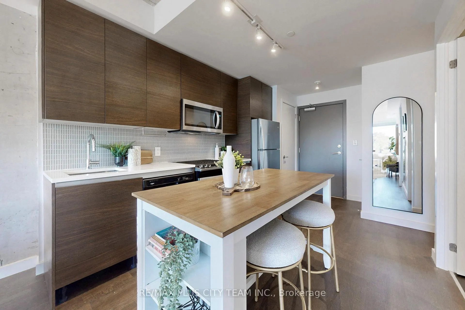 Photo 9 of Unit 412, 246 Logan Avenue, Toronto, South Riverdale — HOMEH
