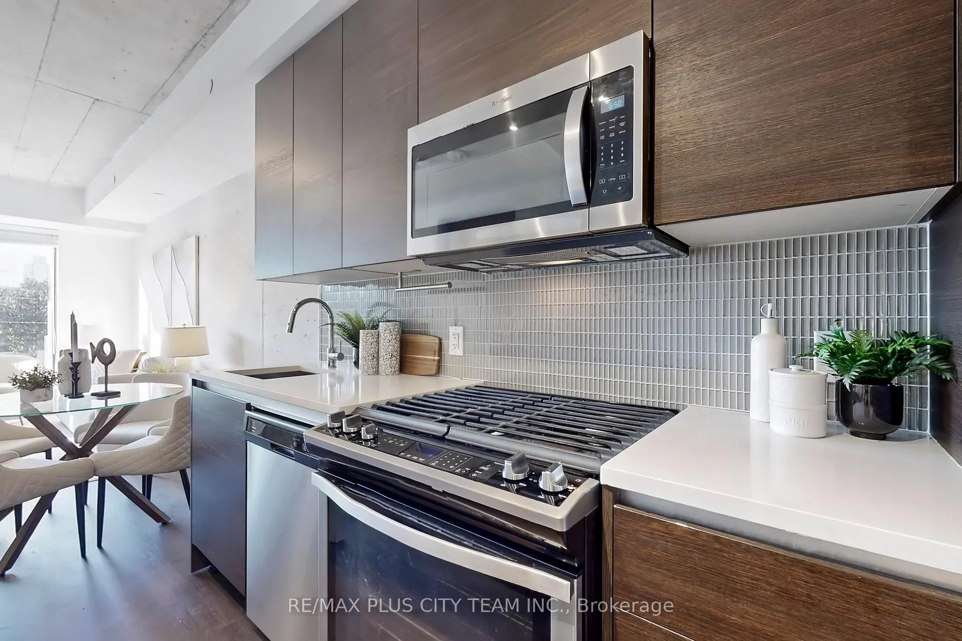 Photo 10 of Unit 412, 246 Logan Avenue, Toronto, South Riverdale — HOMEH