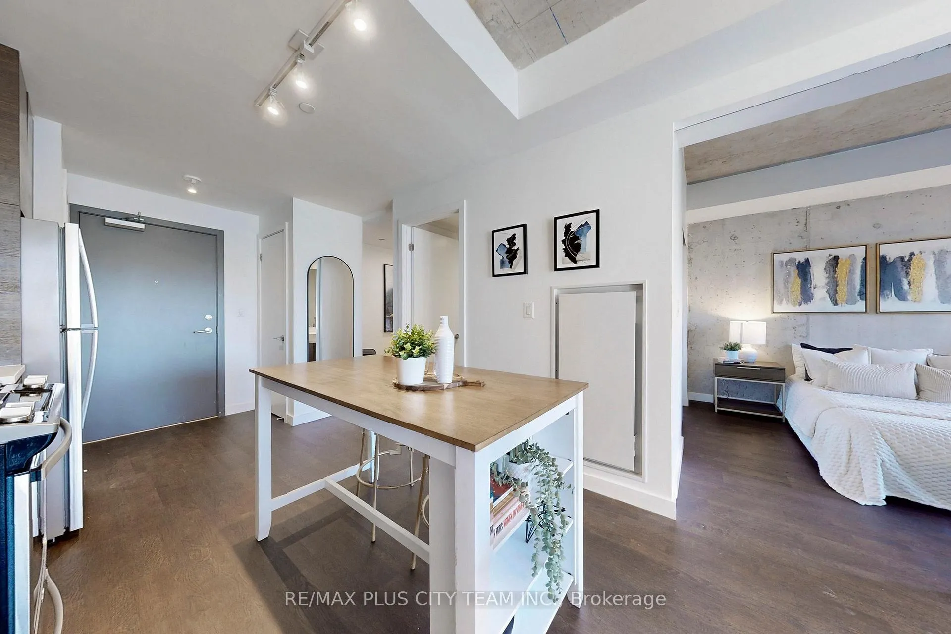 Photo 11 of Unit 412, 246 Logan Avenue, Toronto, South Riverdale — HOMEH