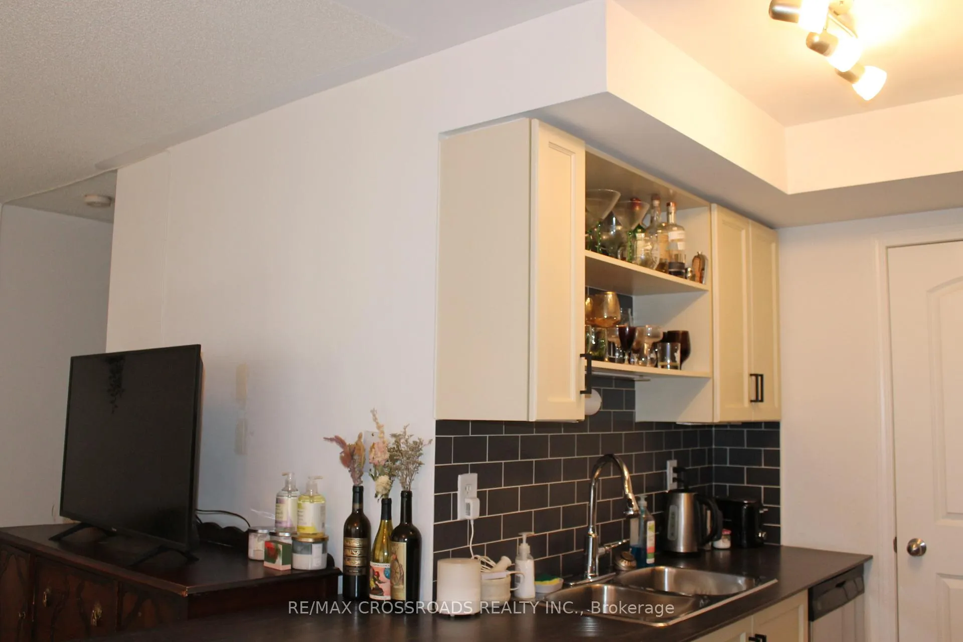 Photo 6 of Unit 4, 24 Florence Wyle Lane, Toronto, South Riverdale — HOMEH
