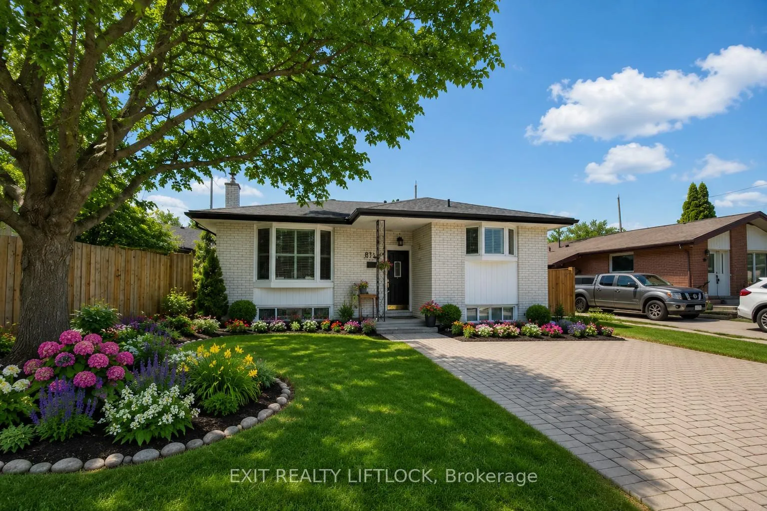 Front of 871 Westdale Avenue
