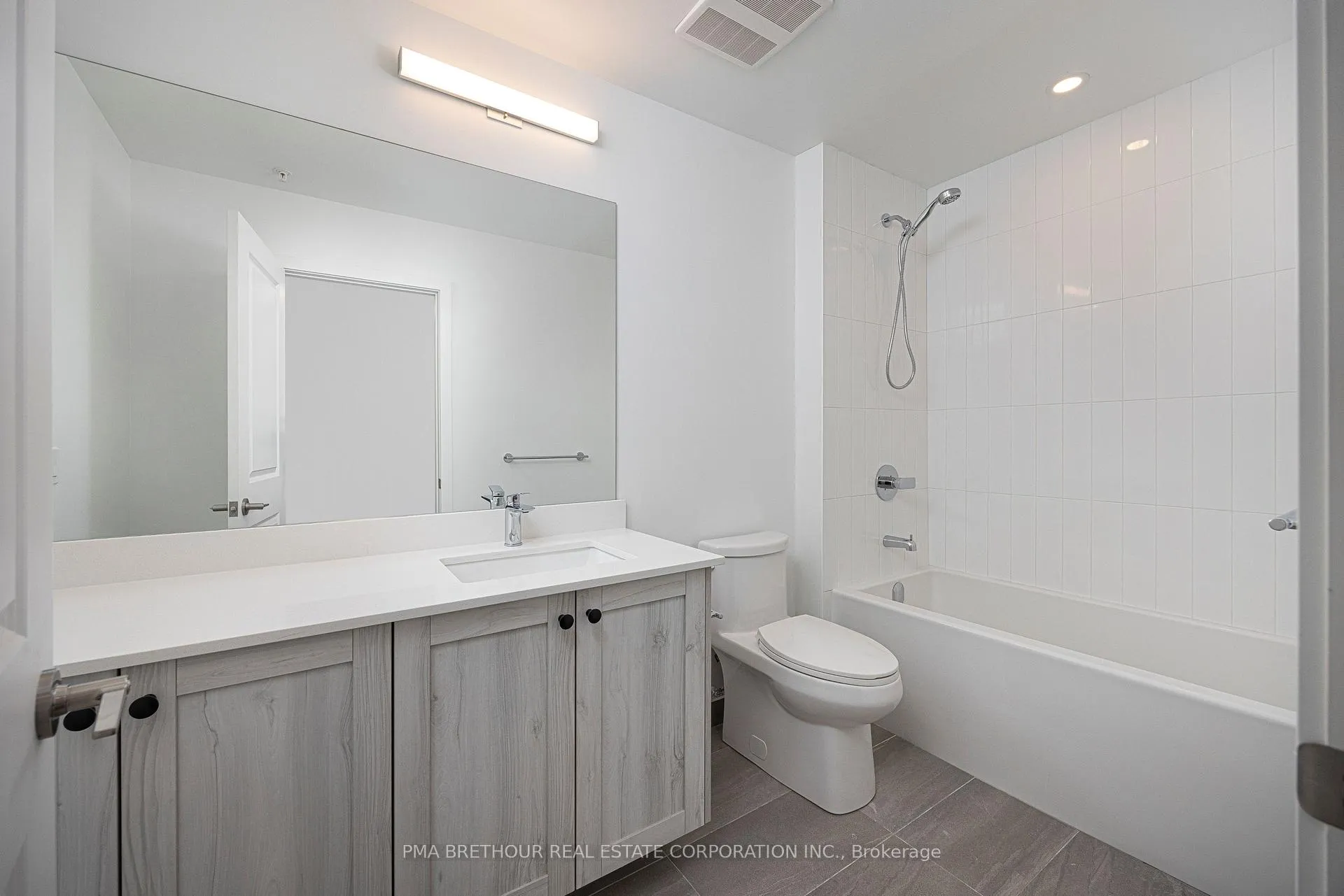 Photo 10 of Unit 317, 385 Arctic Red Drive, Oshawa, Windfields — HOMEH