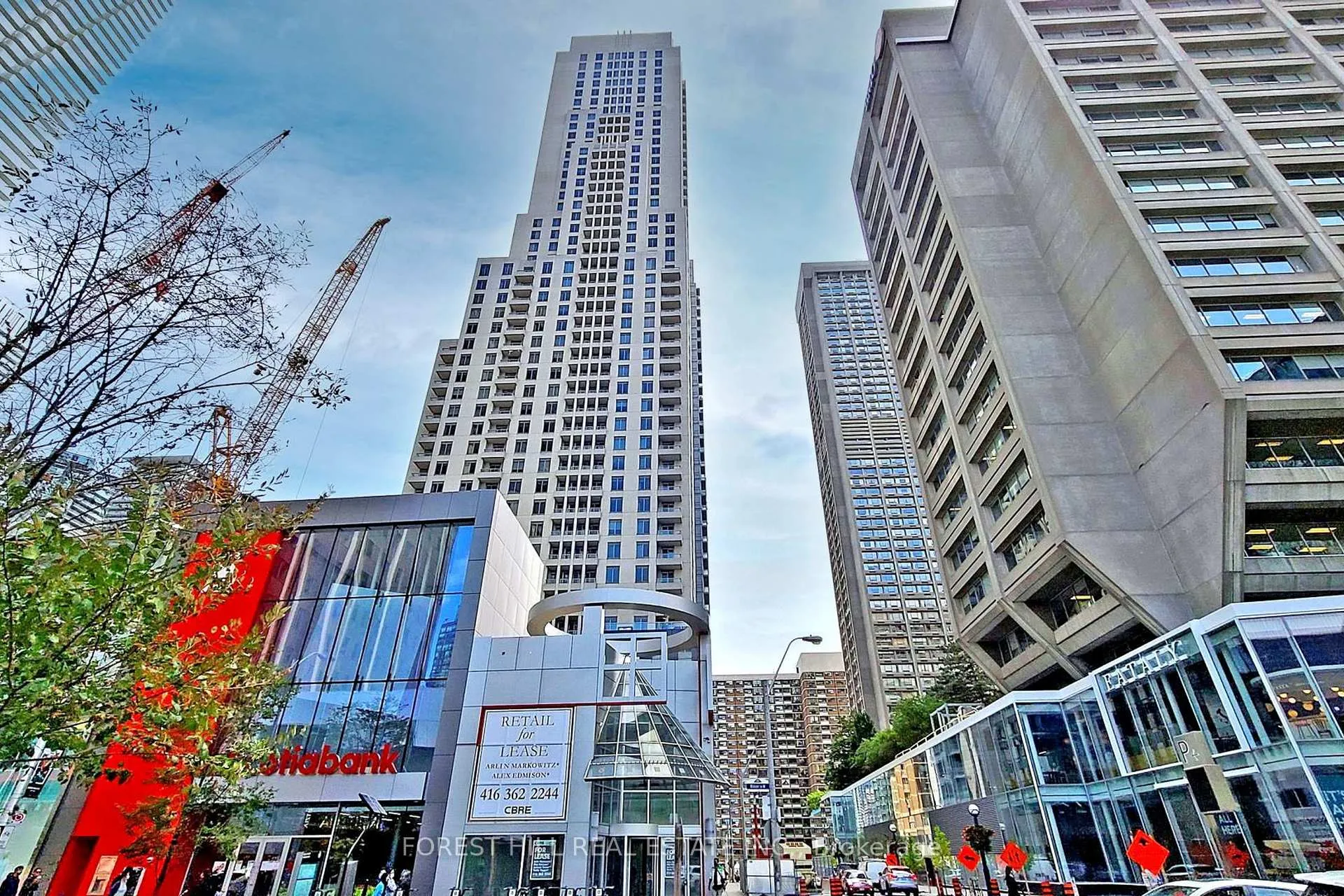 Front of Unit 3401, 35 Balmuto Street