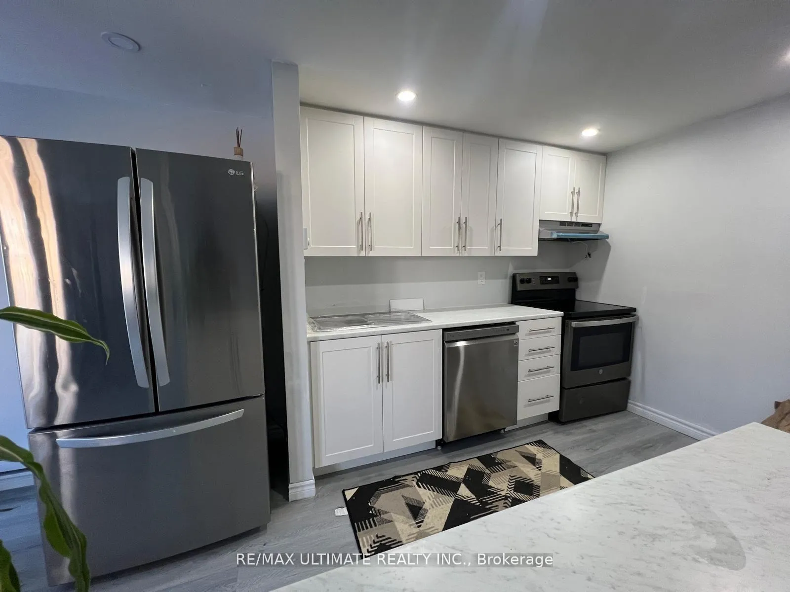 Photo 28 of 102 Mowat Crescent, Barrie, Letitia Heights — HOMEH