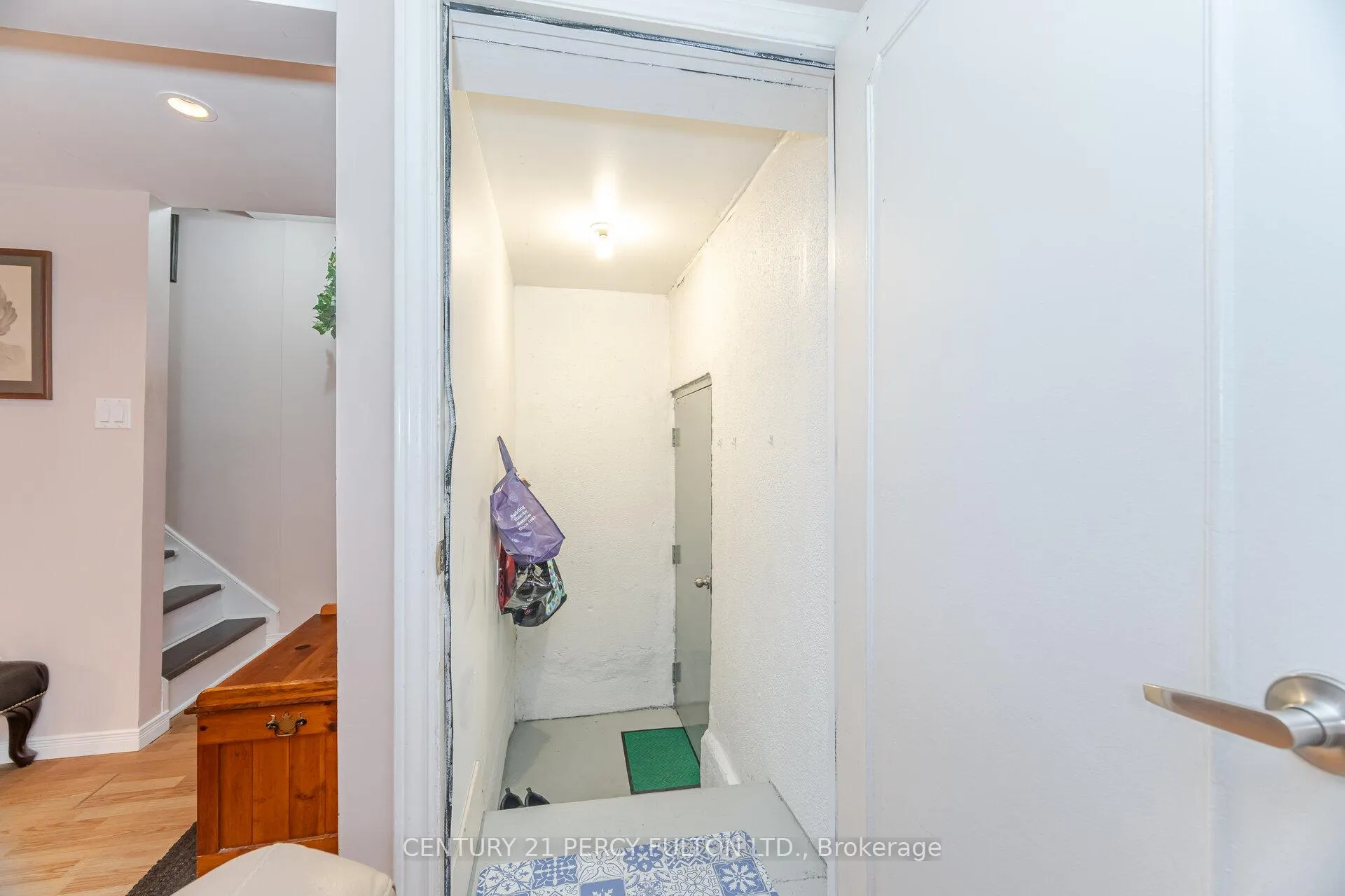 Photo 26 of Unit 9, 580 Eyer Drive, Pickering, West Shore — HOMEH