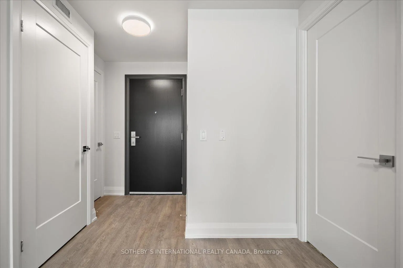 Photo 3 of Unit 3703, 8 Water Walk Drive, Markham, Unionville — HOMEH