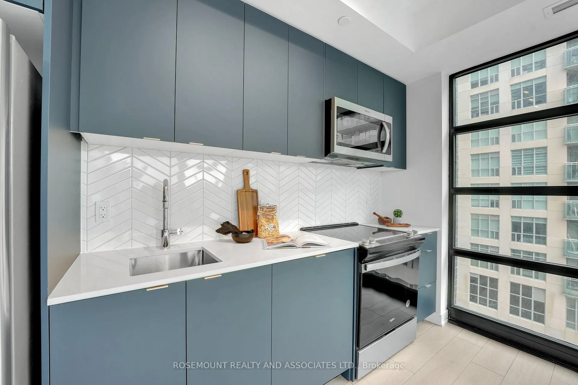 Photo 9 of Unit 402, 1606 Charles Street, Whitby, Port Whitby — HOMEH