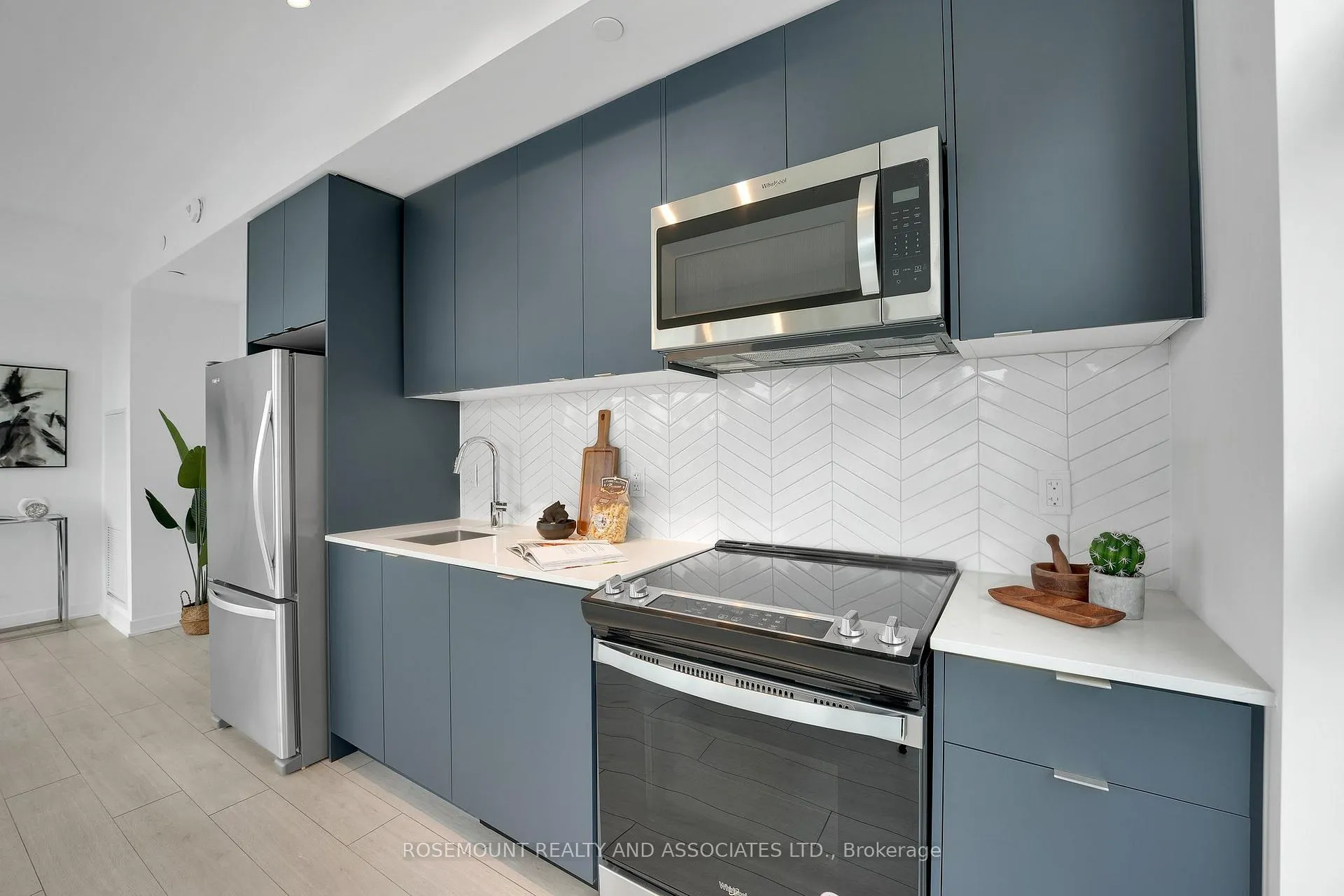 Photo 10 of Unit 402, 1606 Charles Street, Whitby, Port Whitby — HOMEH
