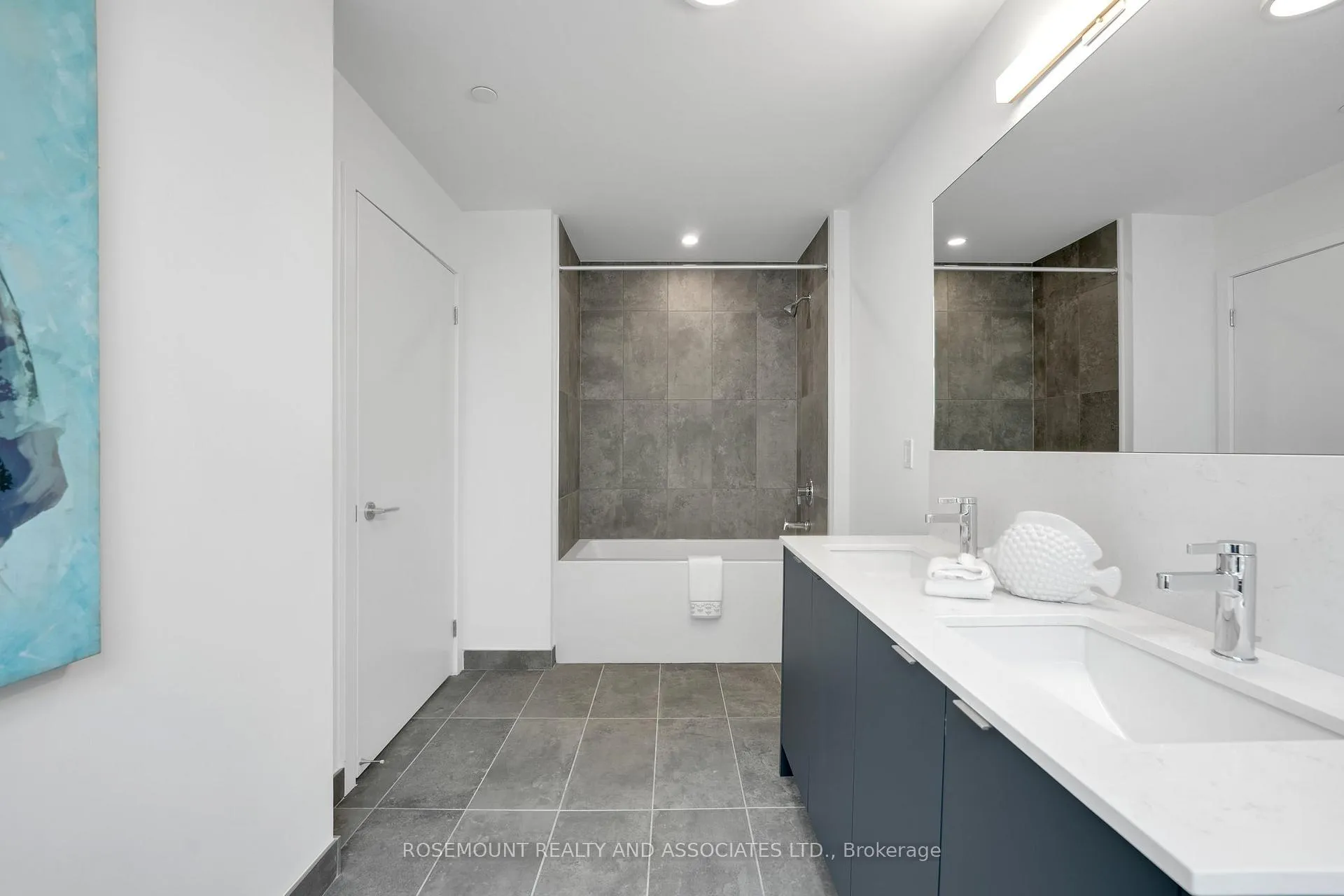 Photo 26 of Unit 402, 1606 Charles Street, Whitby, Port Whitby — HOMEH