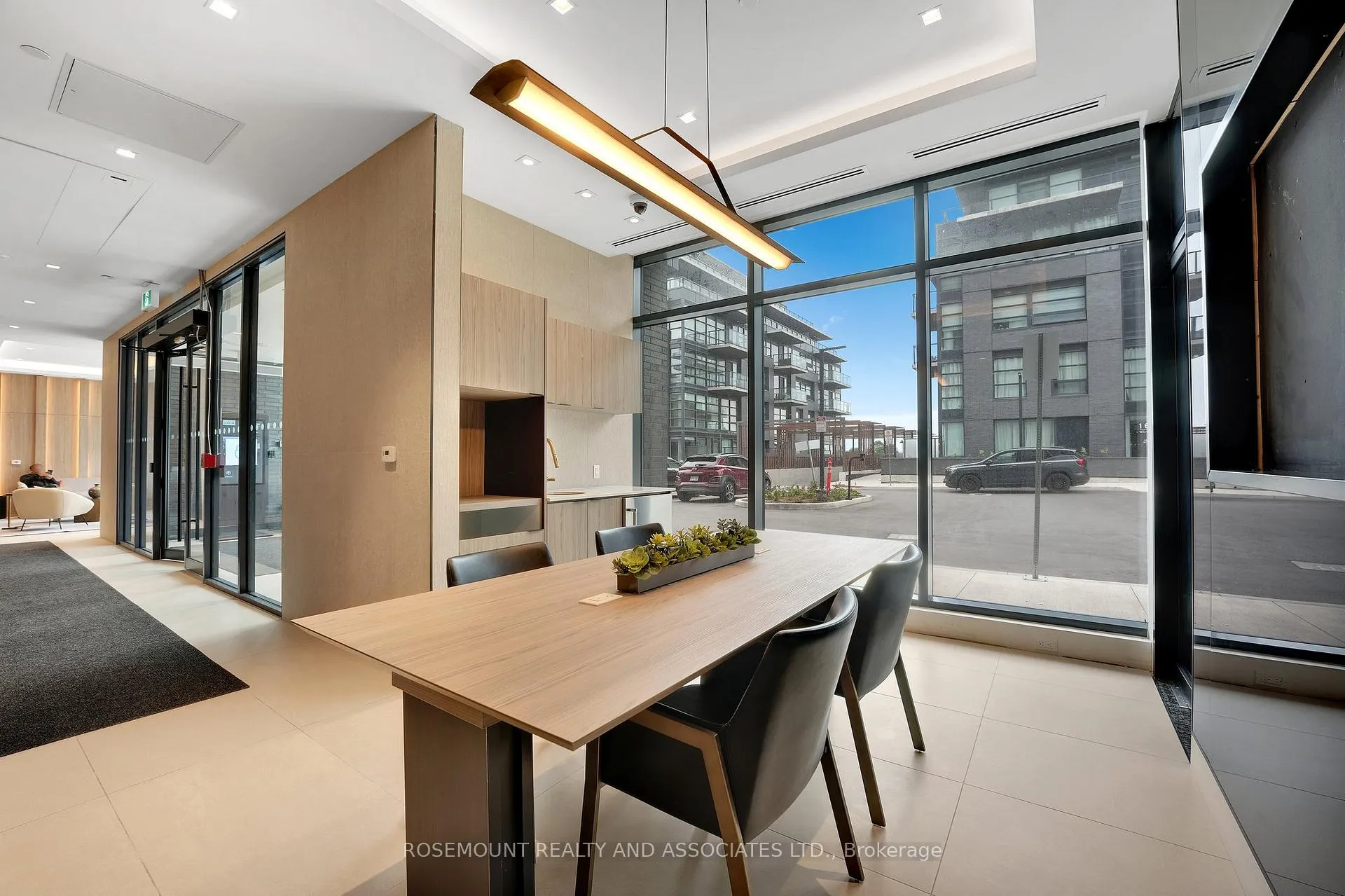 Photo 32 of Unit 402, 1606 Charles Street, Whitby, Port Whitby — HOMEH