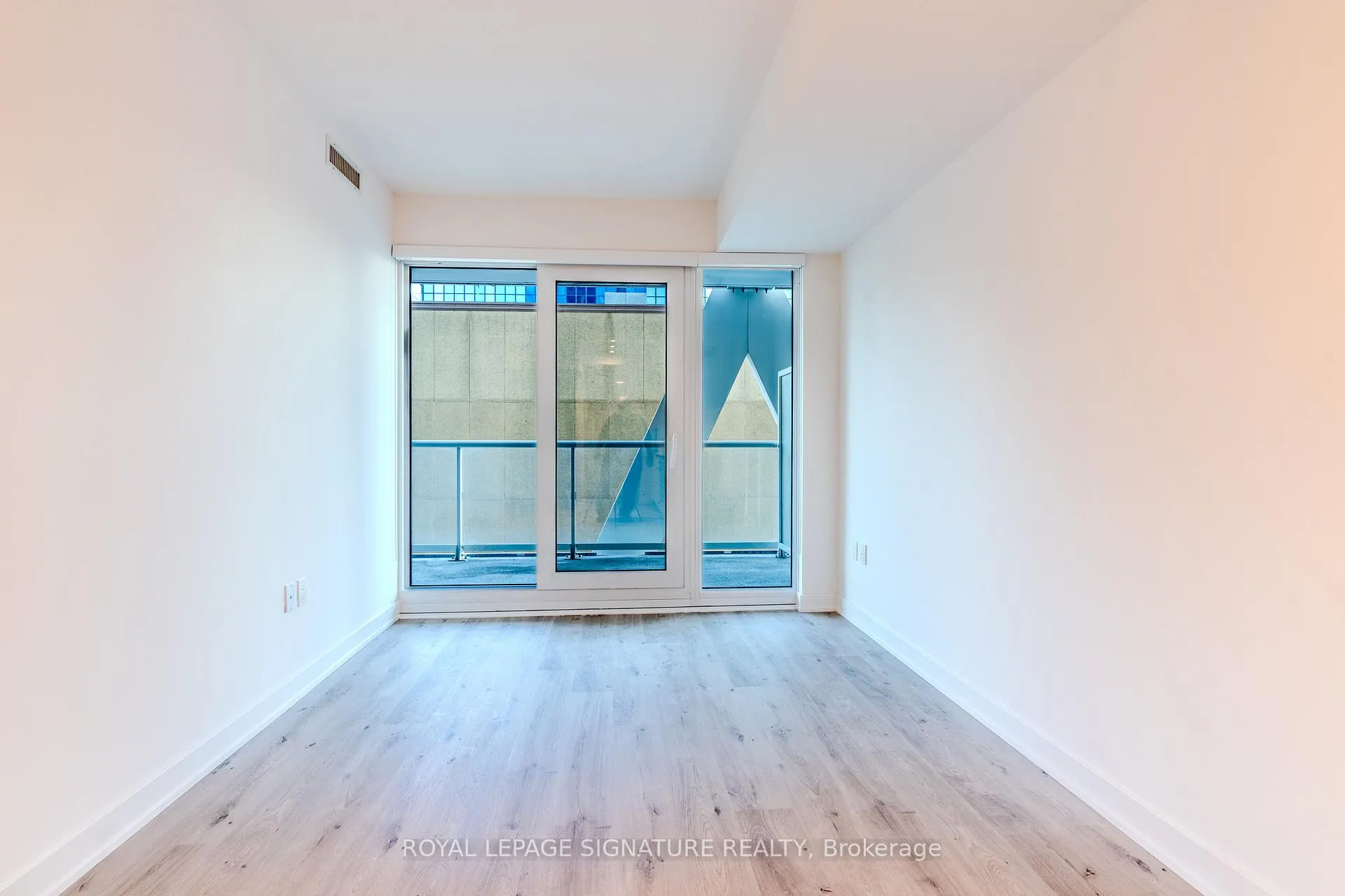 Photo 6 of Unit 1532, 234 Simcoe Street, Toronto, Kensington-Chinatown — HOMEH