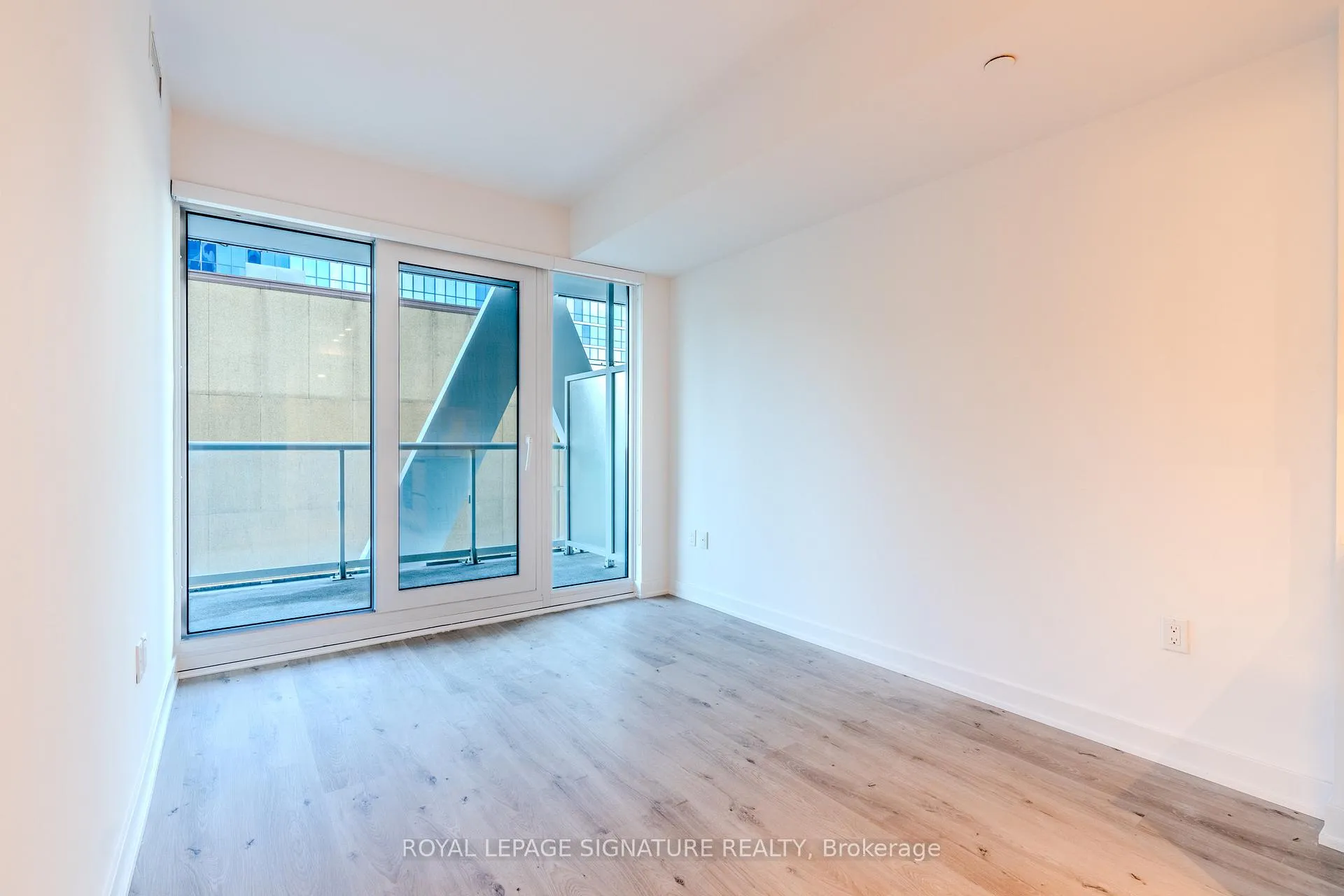 Photo 7 of Unit 1532, 234 Simcoe Street, Toronto, Kensington-Chinatown — HOMEH