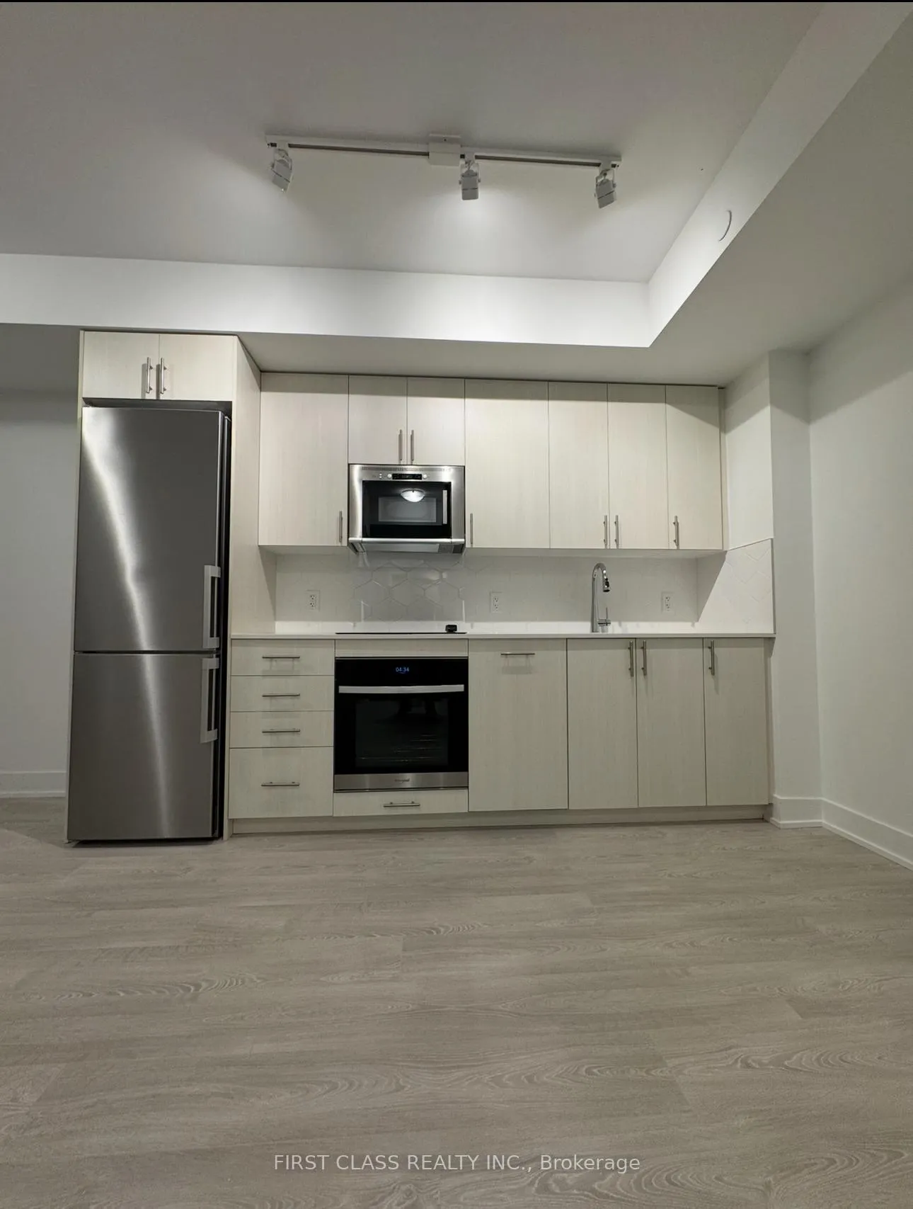 Photo 2 of Unit 603, 2545 Simcoe Street N, Oshawa, Windfields — HOMEH