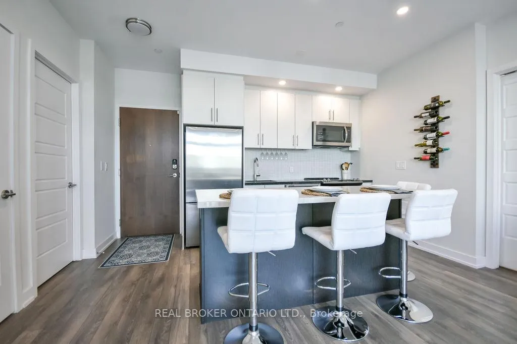 Photo 3 of 333 Sea Ray Avenue, Innisfil, Rural Innisfil — HOMEH