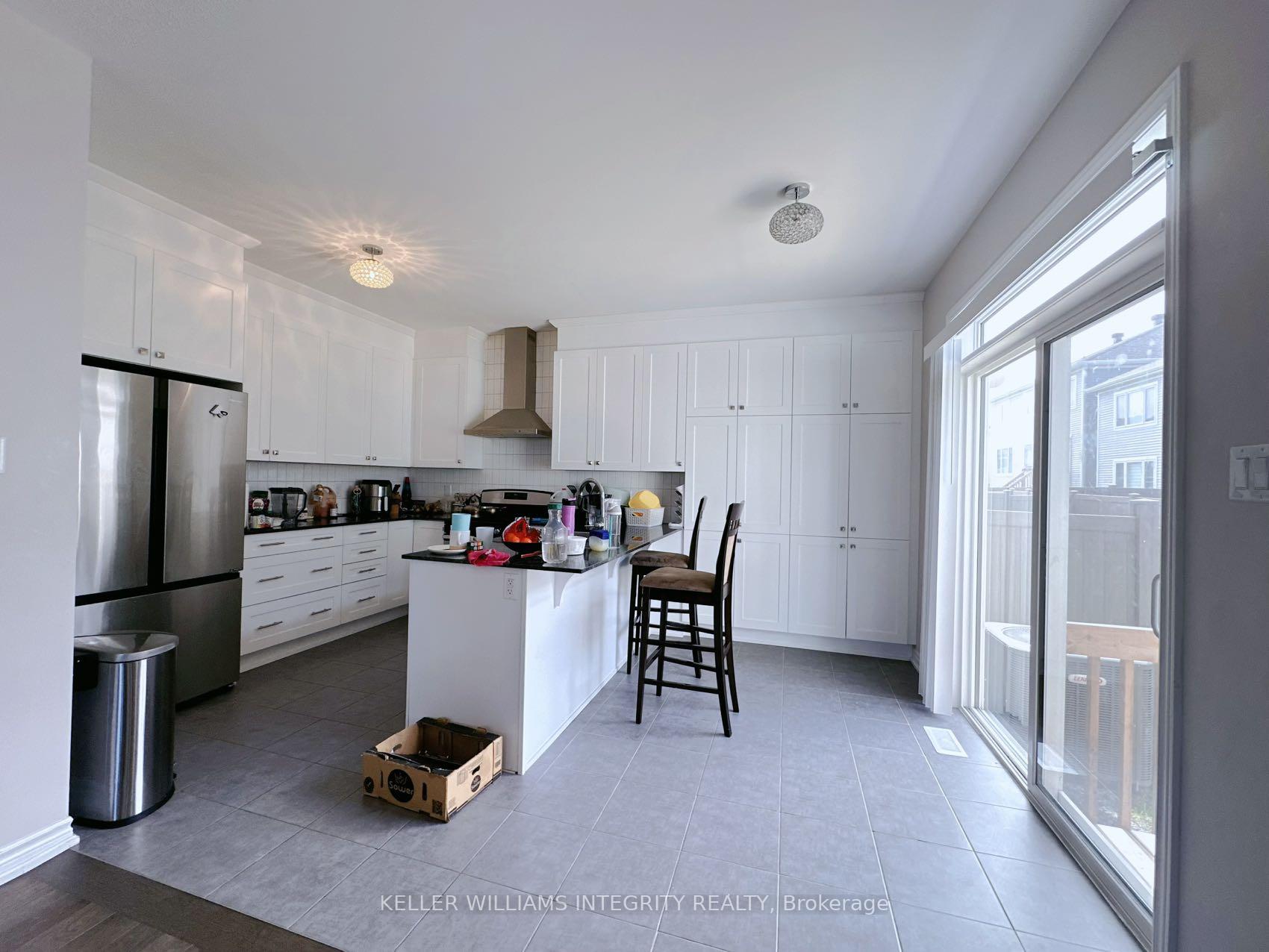 Photo 5 of 200 Douglas Fir Street, Ottawa, Barrhaven - Heritage Park — HOMEH