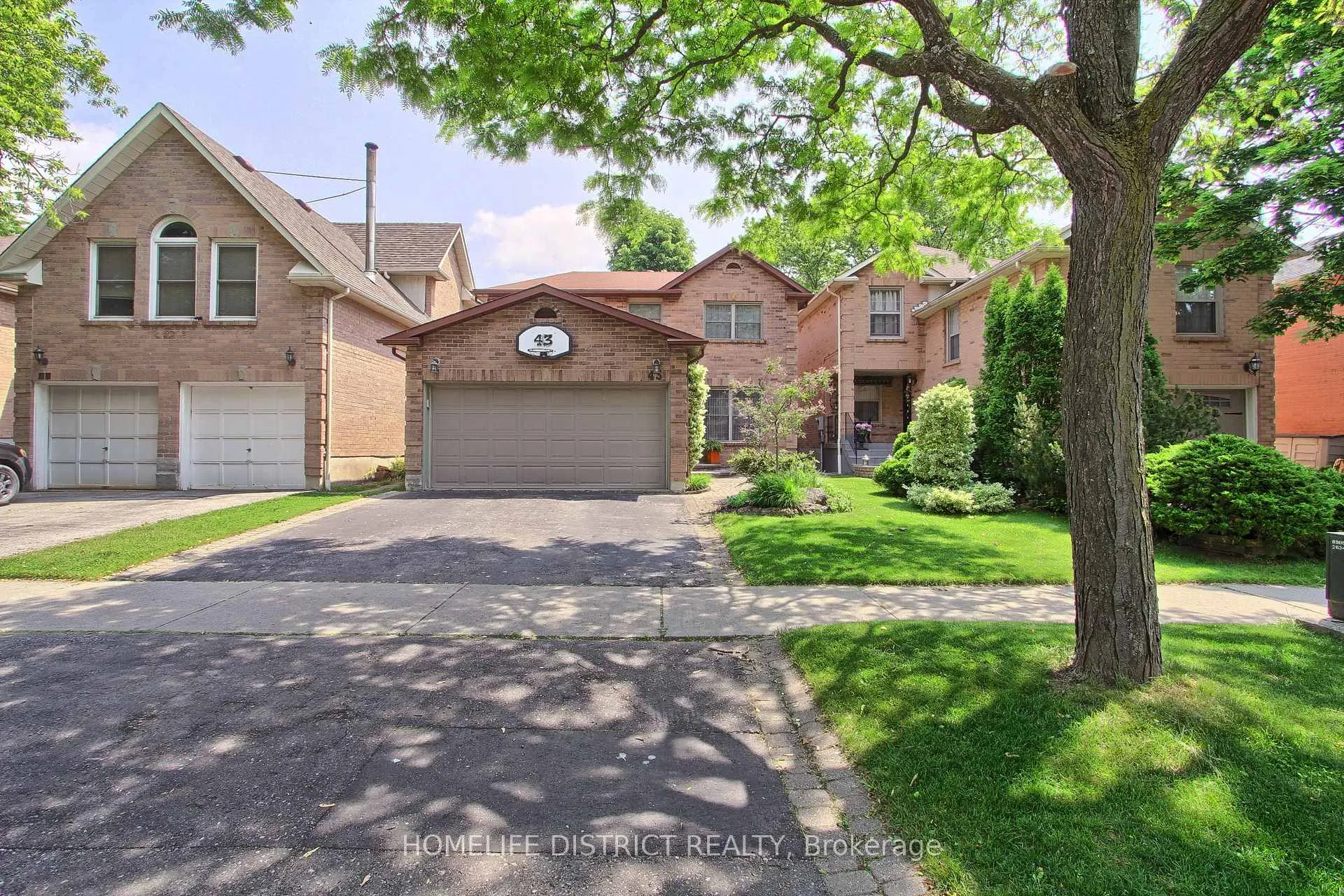 Photo 4 of 43 Daniels Crescent, Ajax, Central West — HOMEH