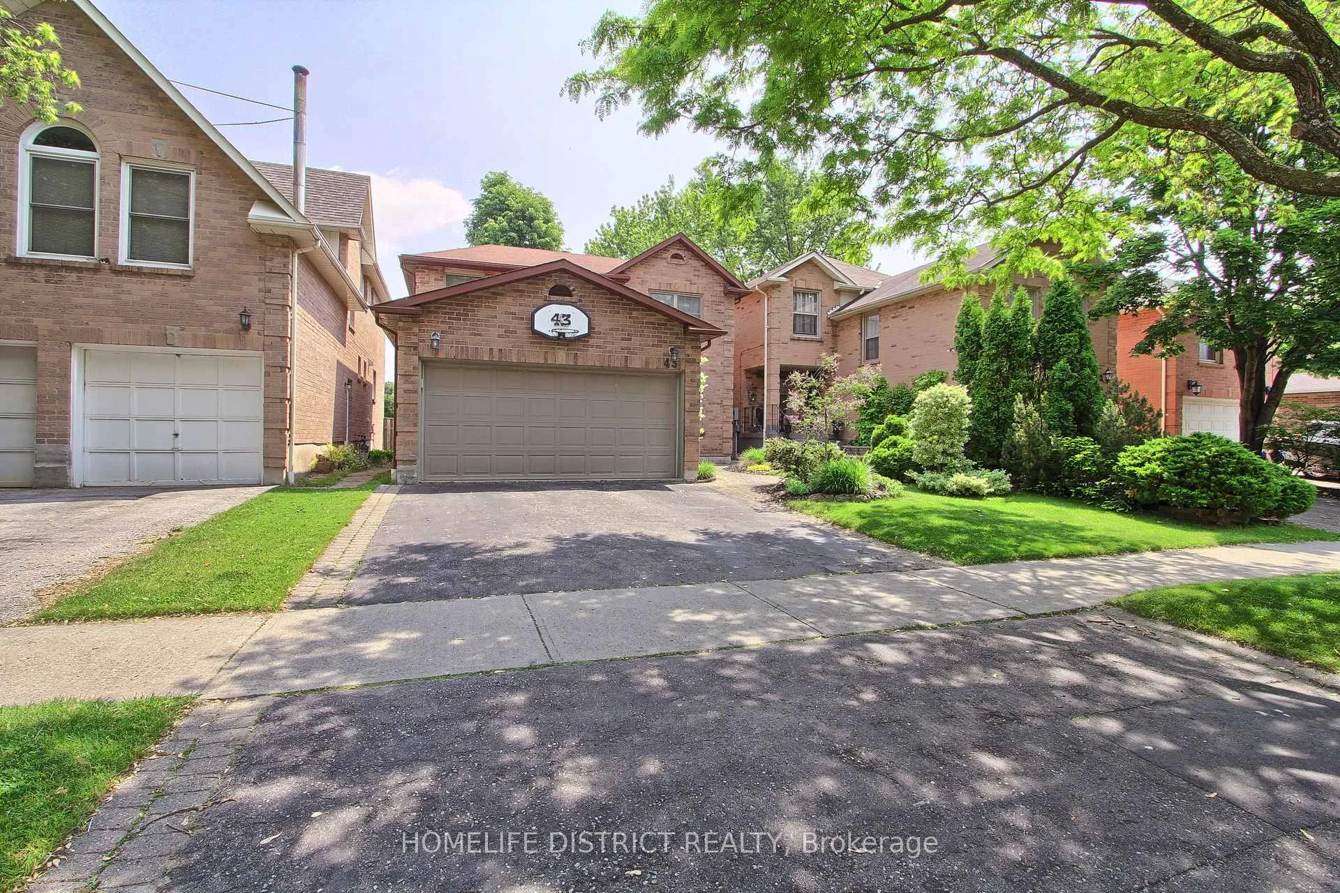 Photo 5 of 43 Daniels Crescent, Ajax, Central West — HOMEH