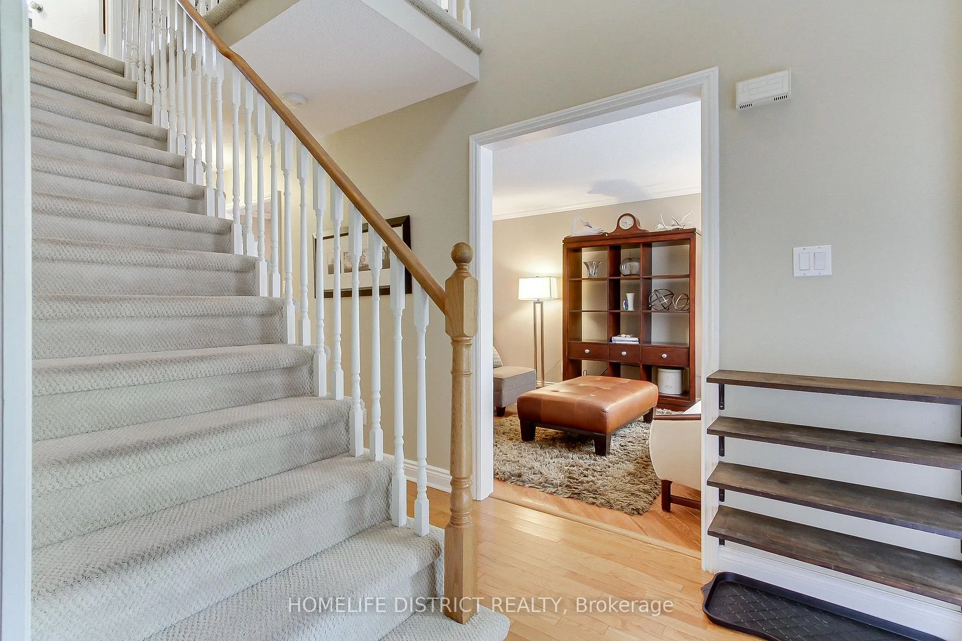 Photo 9 of 43 Daniels Crescent, Ajax, Central West — HOMEH