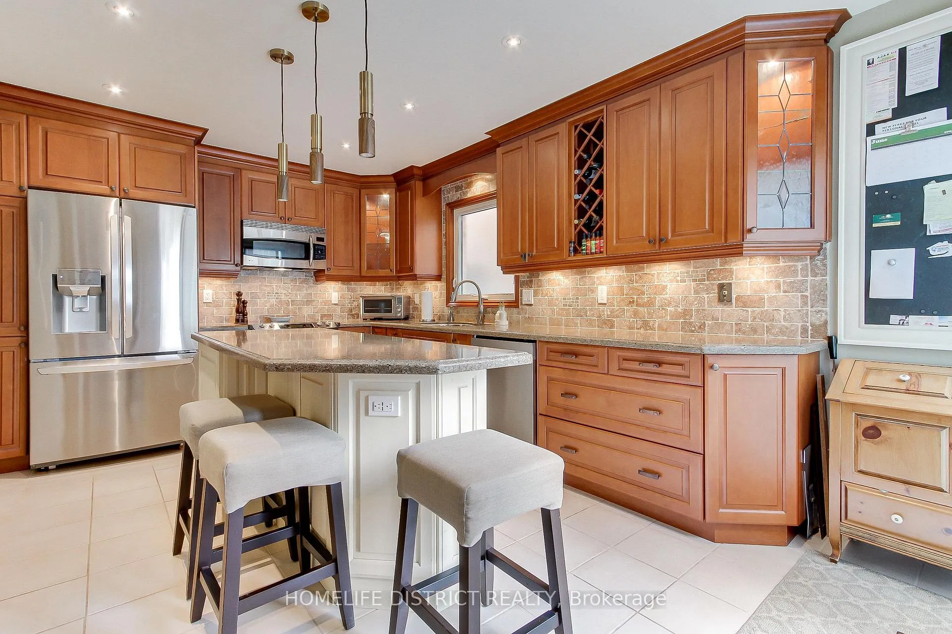 Photo 15 of 43 Daniels Crescent, Ajax, Central West — HOMEH
