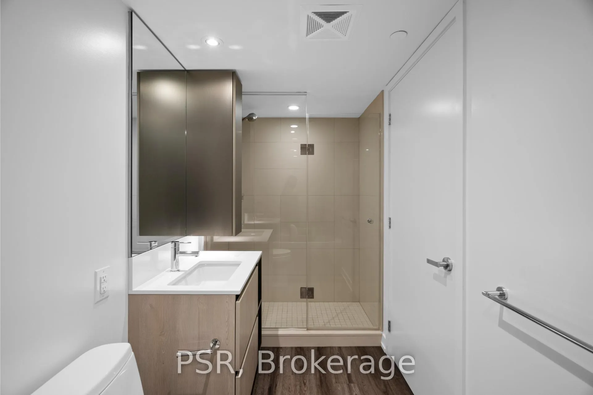 Photo 18 of Unit 318, 11 Ordnance Street, Toronto, Niagara — HOMEH