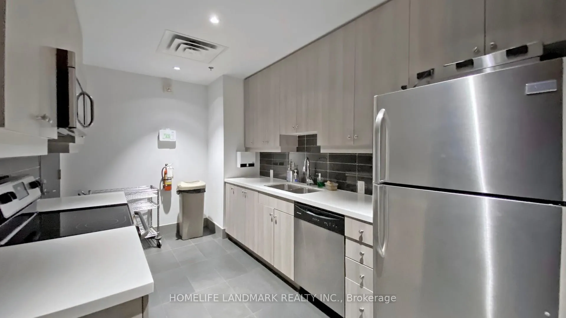 Photo 33 of Unit 340, 540 Bur Oak Avenue, Markham, Berczy — HOMEH
